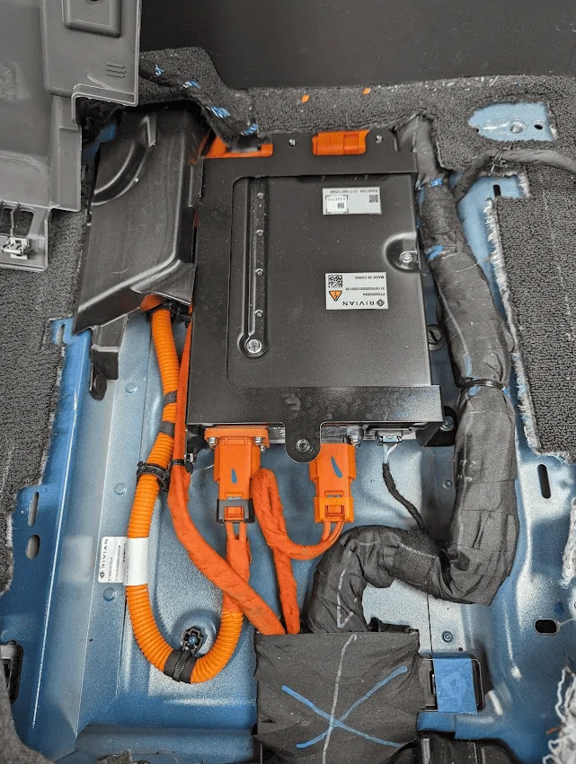 Rivian R1T R1S Will Refresh Include a 240V plug? 1714143072875-d
