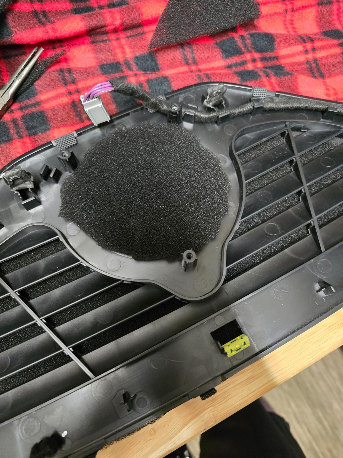 Rivian R1T R1S Dash rattle mitigation - dash disassemble DIY 20240426_132545
