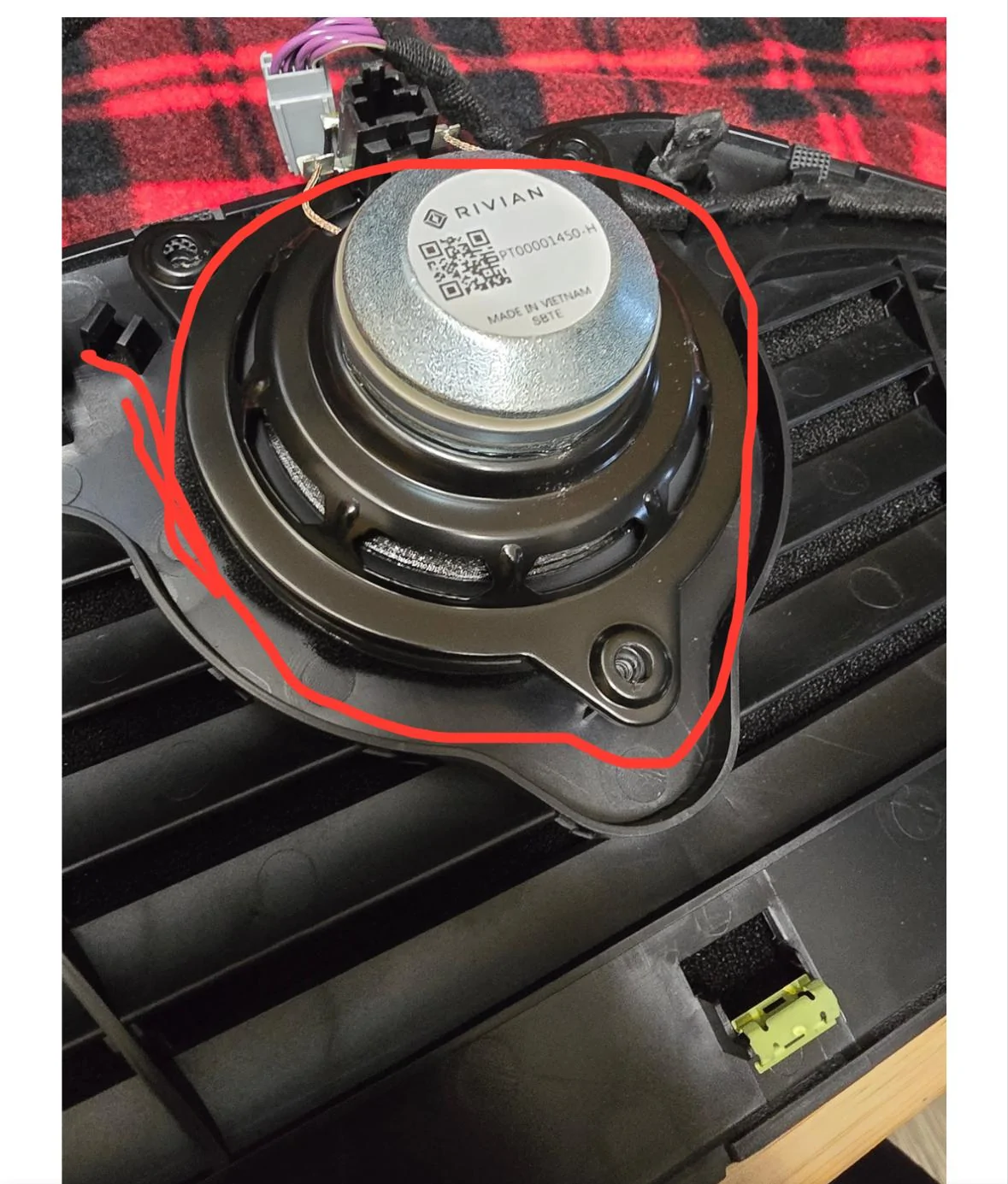 Rivian R1T R1S Dash rattle mitigation - dash disassemble DIY IMG_5647
