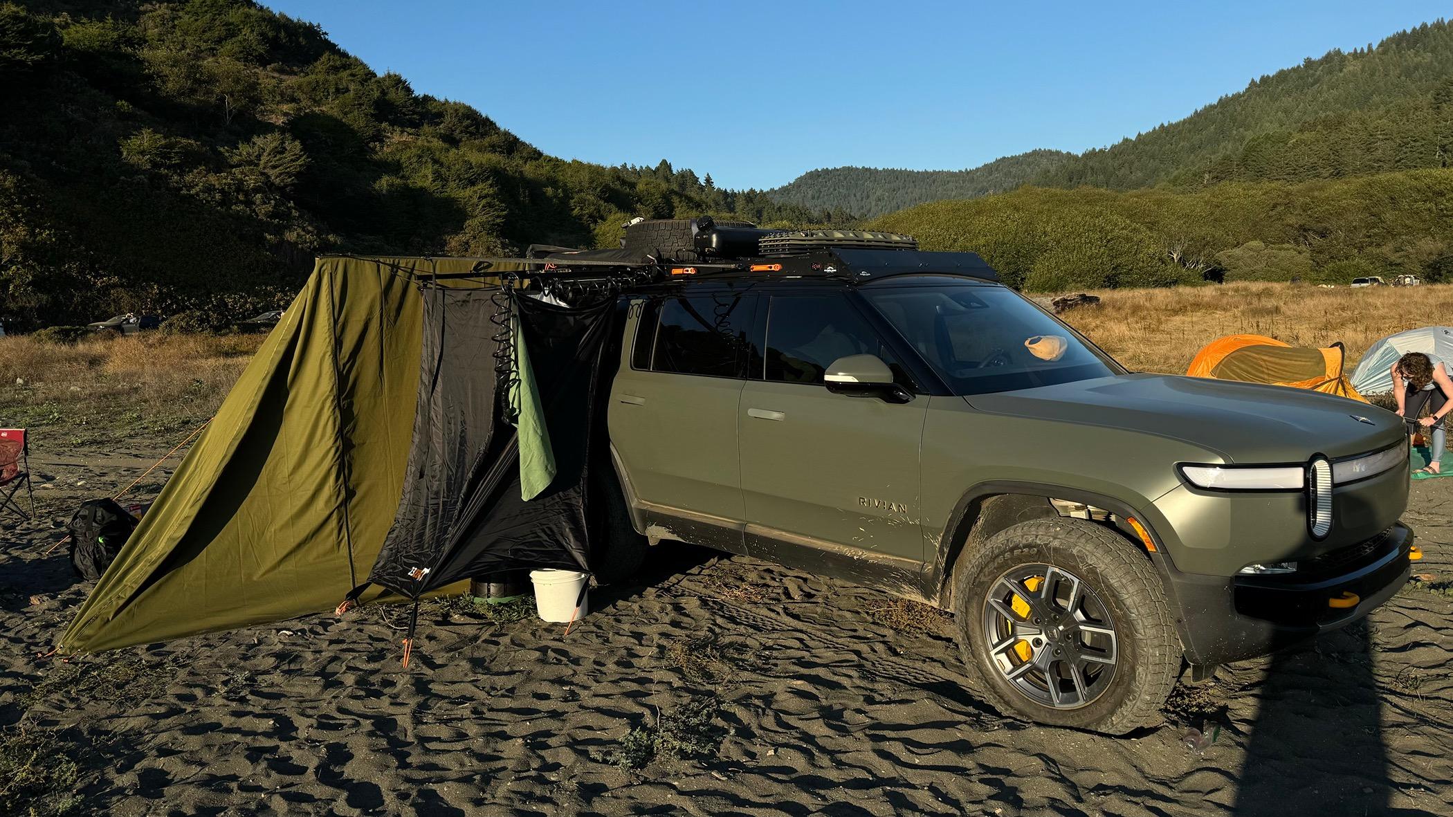 Rivian R1T R1S Limitations Imposed by R1S Roof Bar Mounting Location IMG_0016