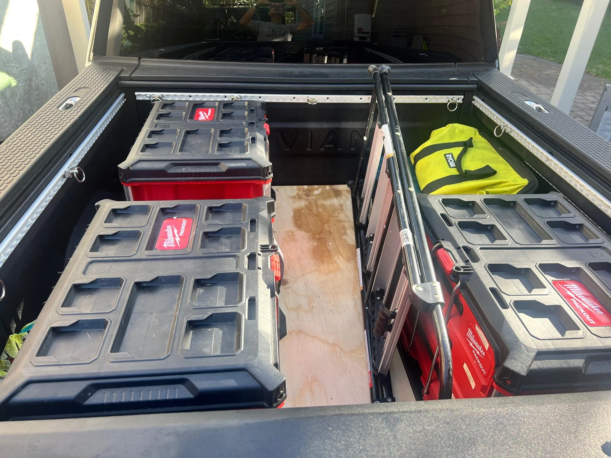 Rivian R1T R1S toolbox 2.0: adding modular bed storage w/ milwaukee packout to the R1T 1714404721874-gz