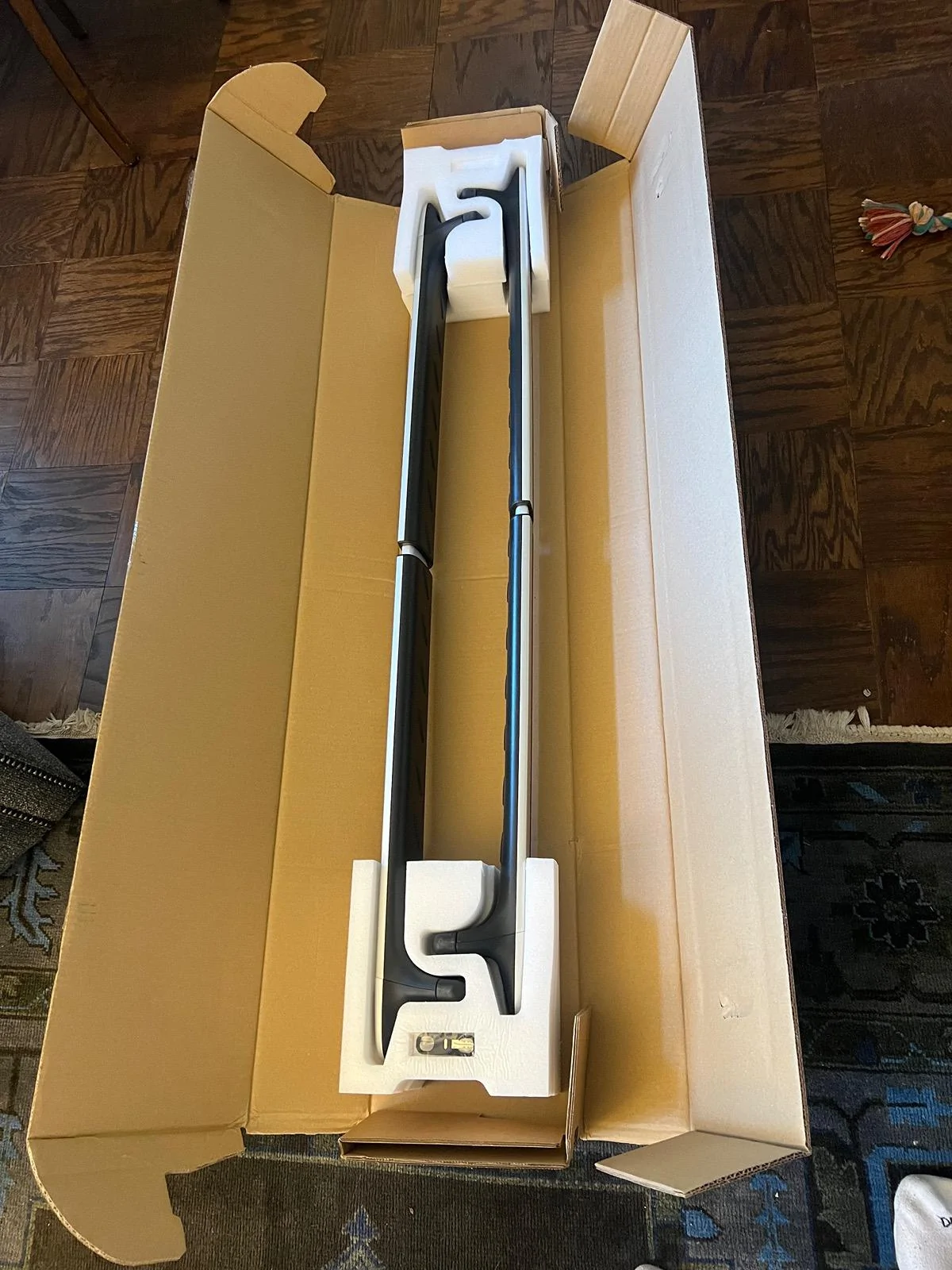 Rivian R1T R1S New cross bars (in box) IMG_8280