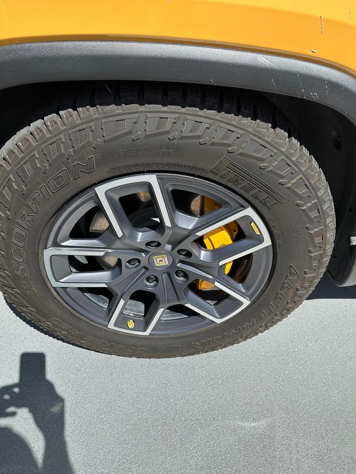 Rivian R1T R1S Set Five 20” AT IMG_4345