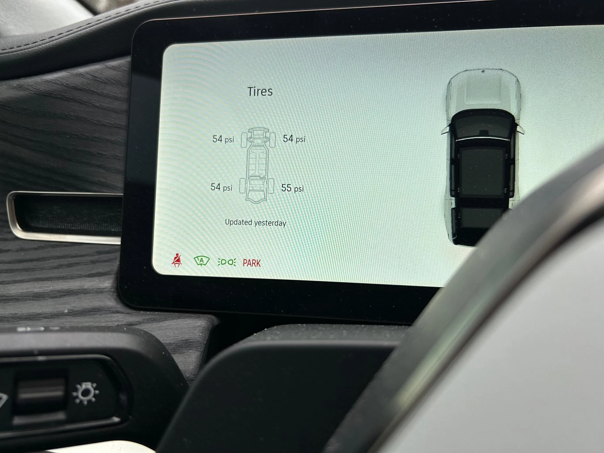 Rivian R1T R1S What is the correct recommended  21” cold tire pressure? IMG_6027