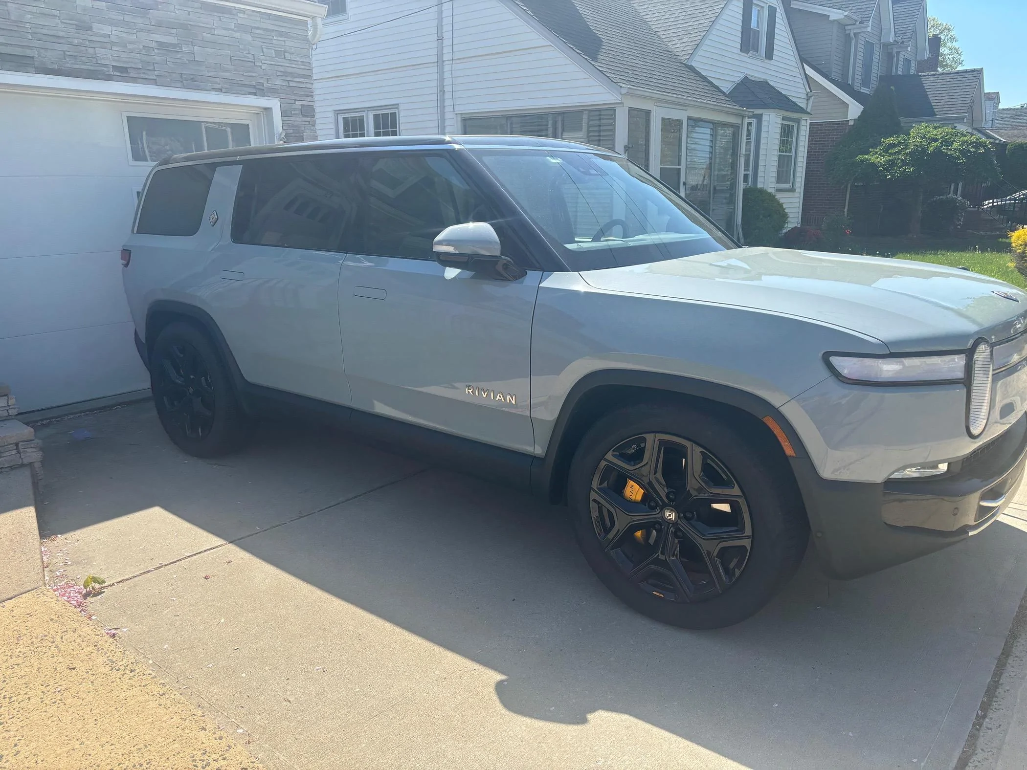Rivian R1T R1S 2023 R1S $73k IMG_0966
