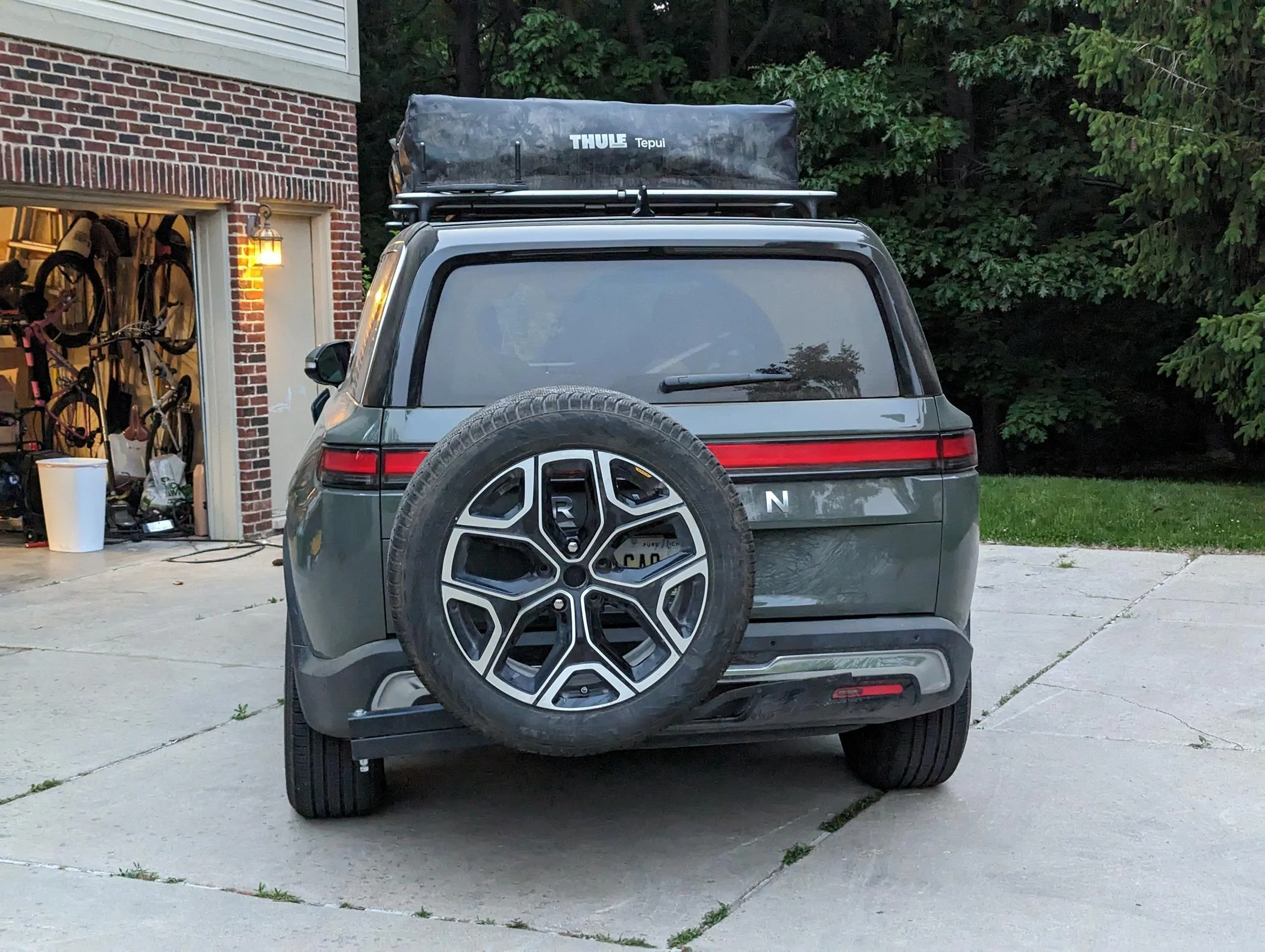 Rivian R1T R1S R1S Spare Tire: I am a fool... bought full size spare tire PXL_20230604_010405373