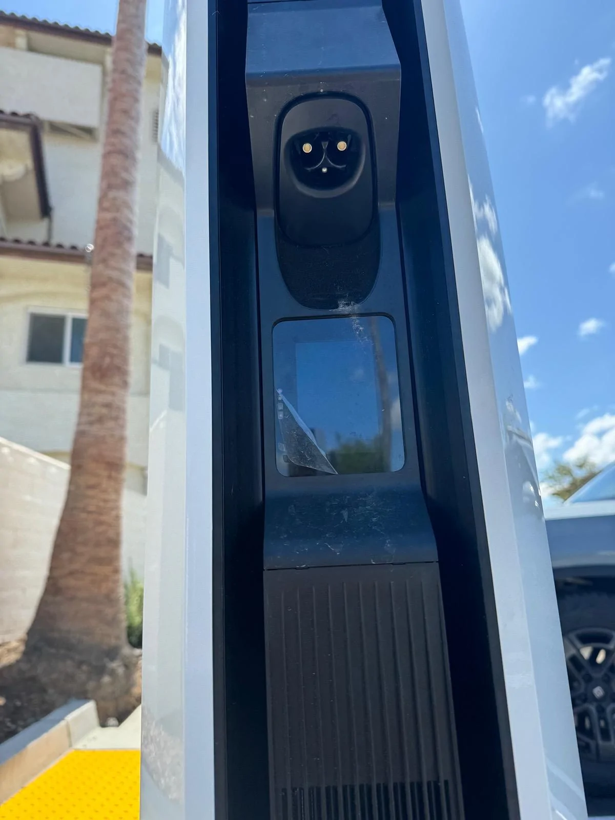 Rivian R1T R1S V4 SC Nearly Commissioned IMG_4773