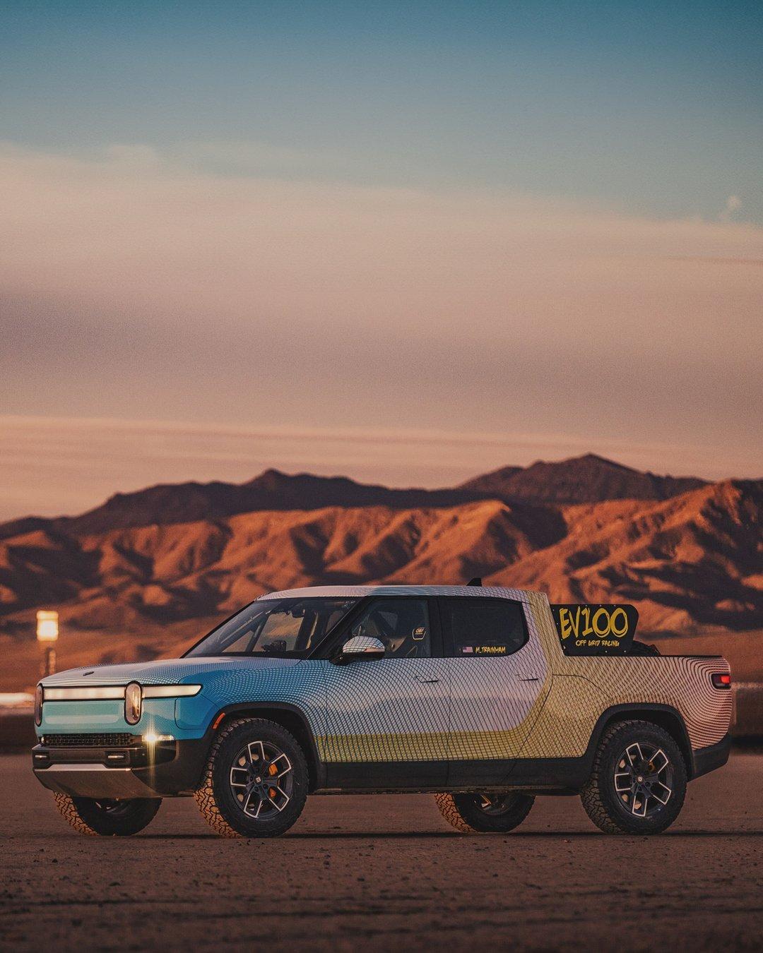 Rivian R1T R1S Rivian R1T is first EV to cross the finish line of The Mint 400, a wild off-road race GMWWfKvasAA3Fe4