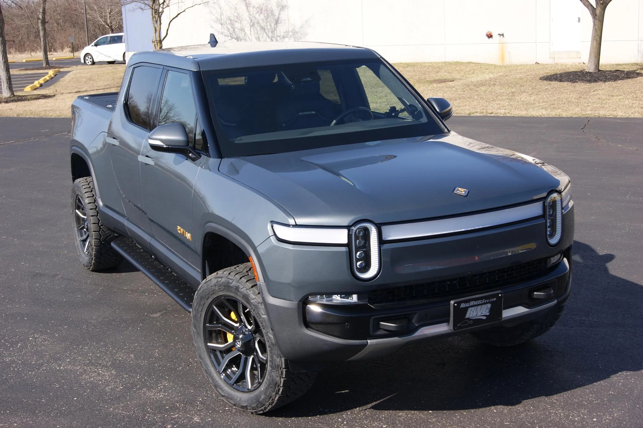 Rivian R1T R1S Best running boards recommendations for R1T ? DSC01020