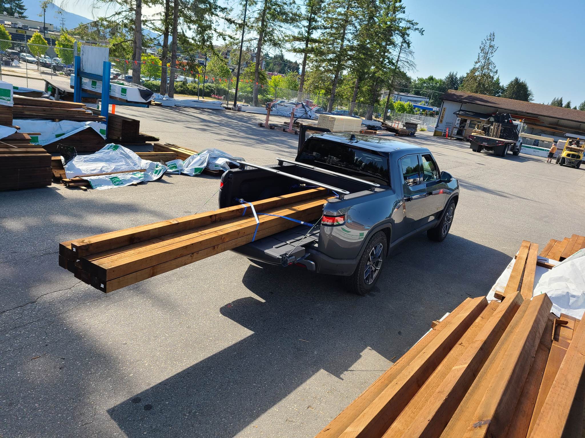 Rivian R1T R1S What Are You Hauling (or Hauled) in your Rivian? 🦾 received_1072621787458764