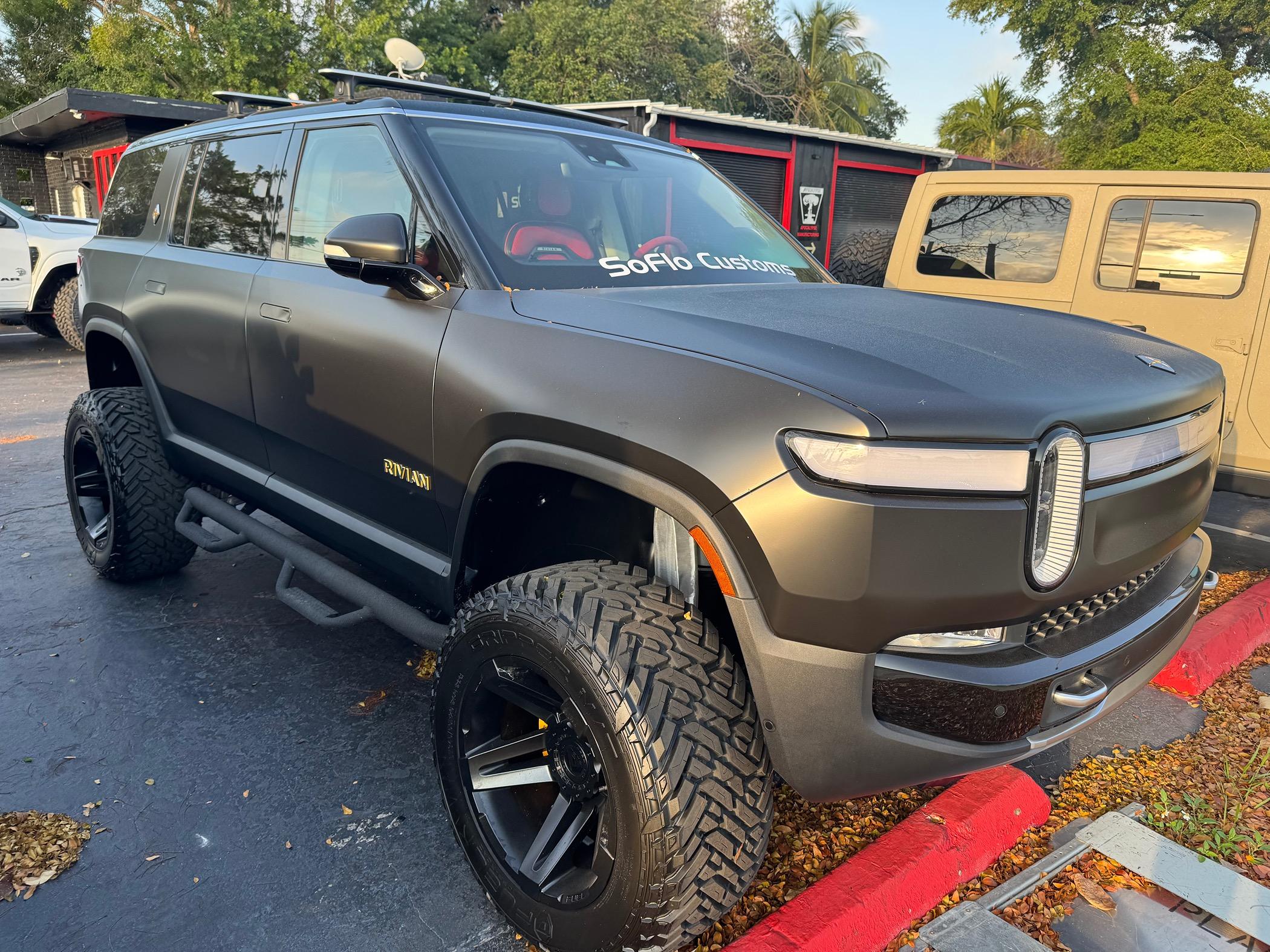 Rivian R1T R1S SoFlo R1S IMG_5032