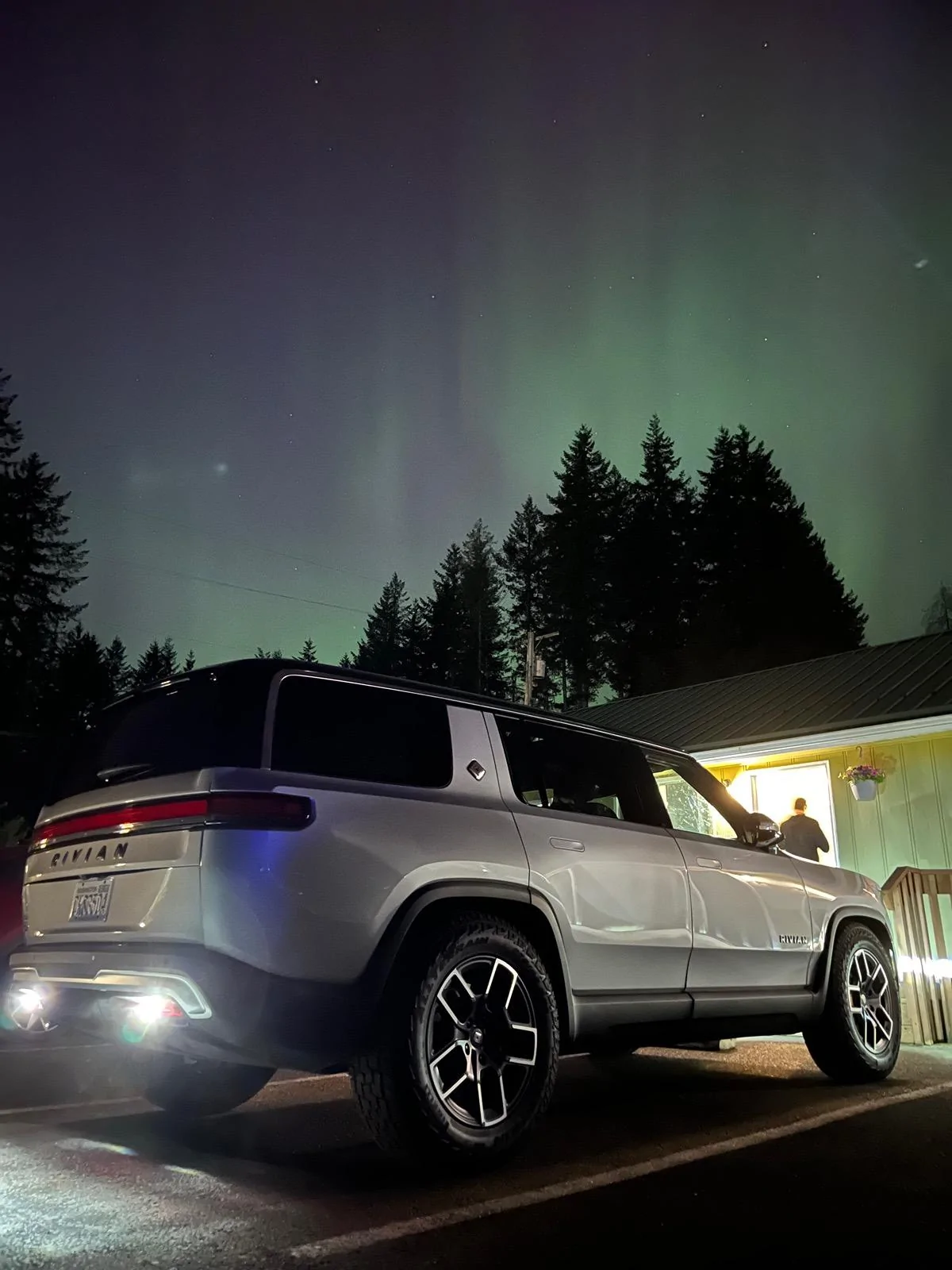 Rivian R1T R1S Aurora Rivian photos - post yours! IMG_3122