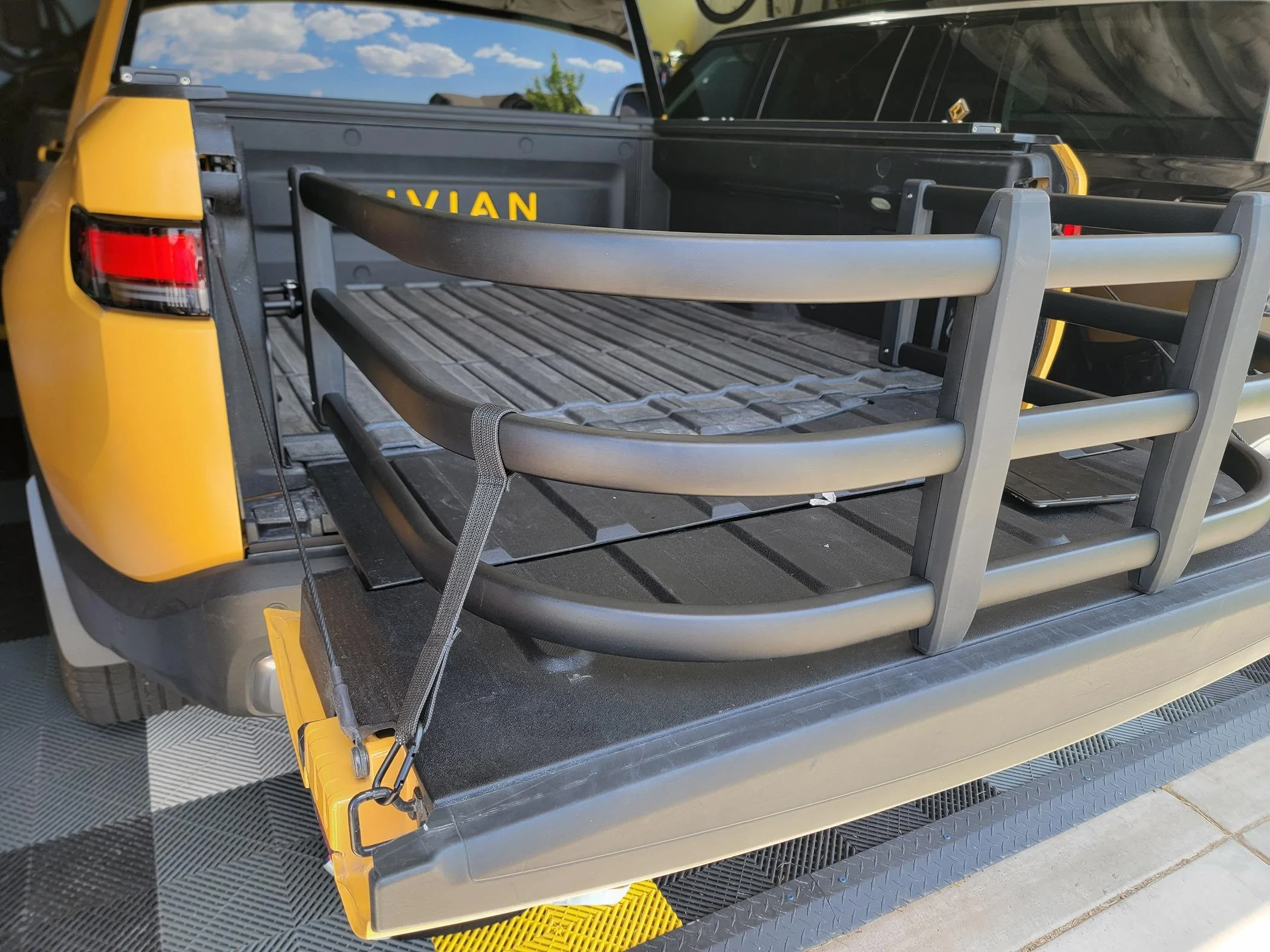 Rivian R1T R1S New Bed Extender by EVsportline installed photos 20240511_152651