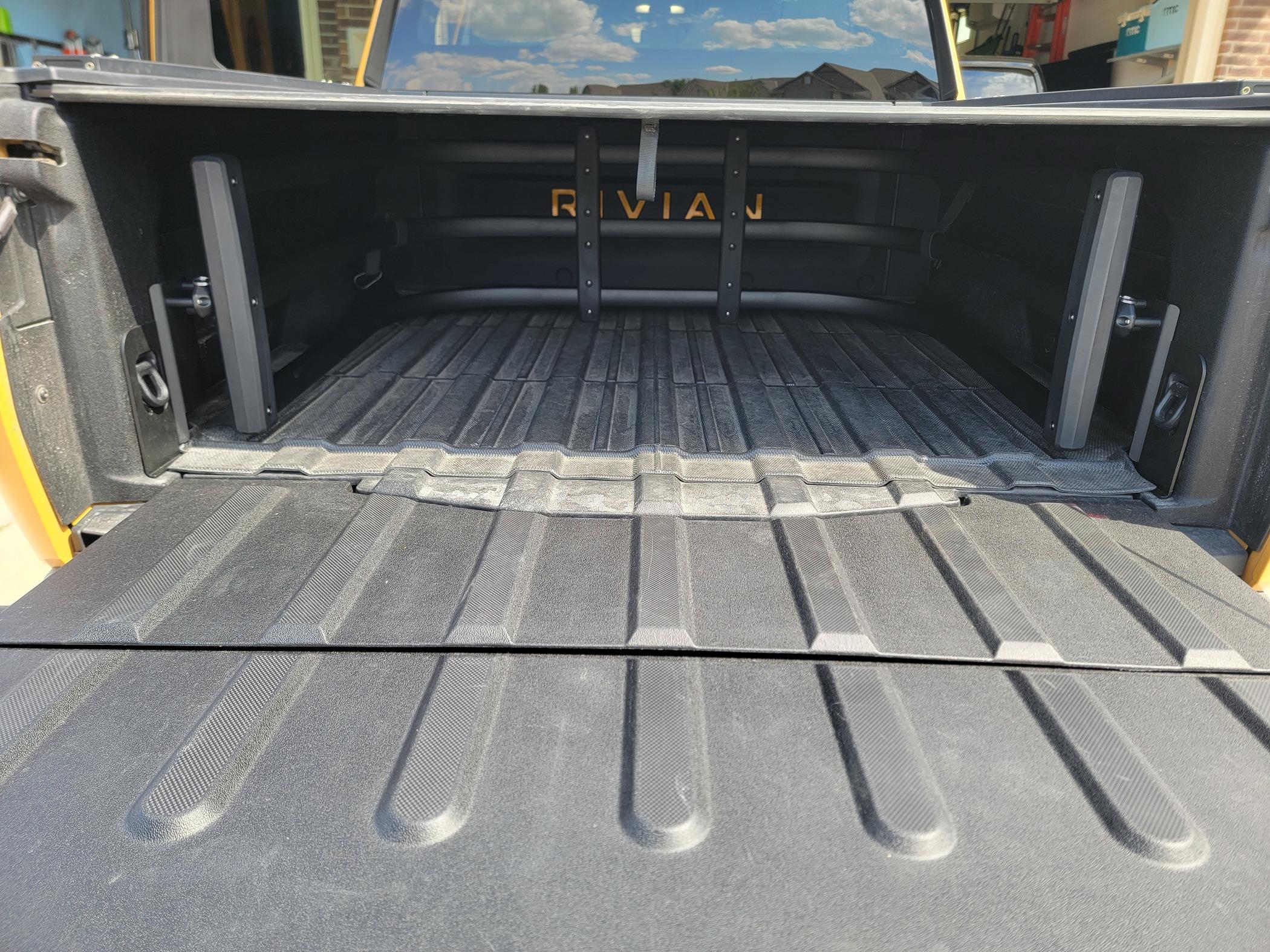 Rivian R1T R1S New Bed Extender by EVsportline installed photos 20240511_154938