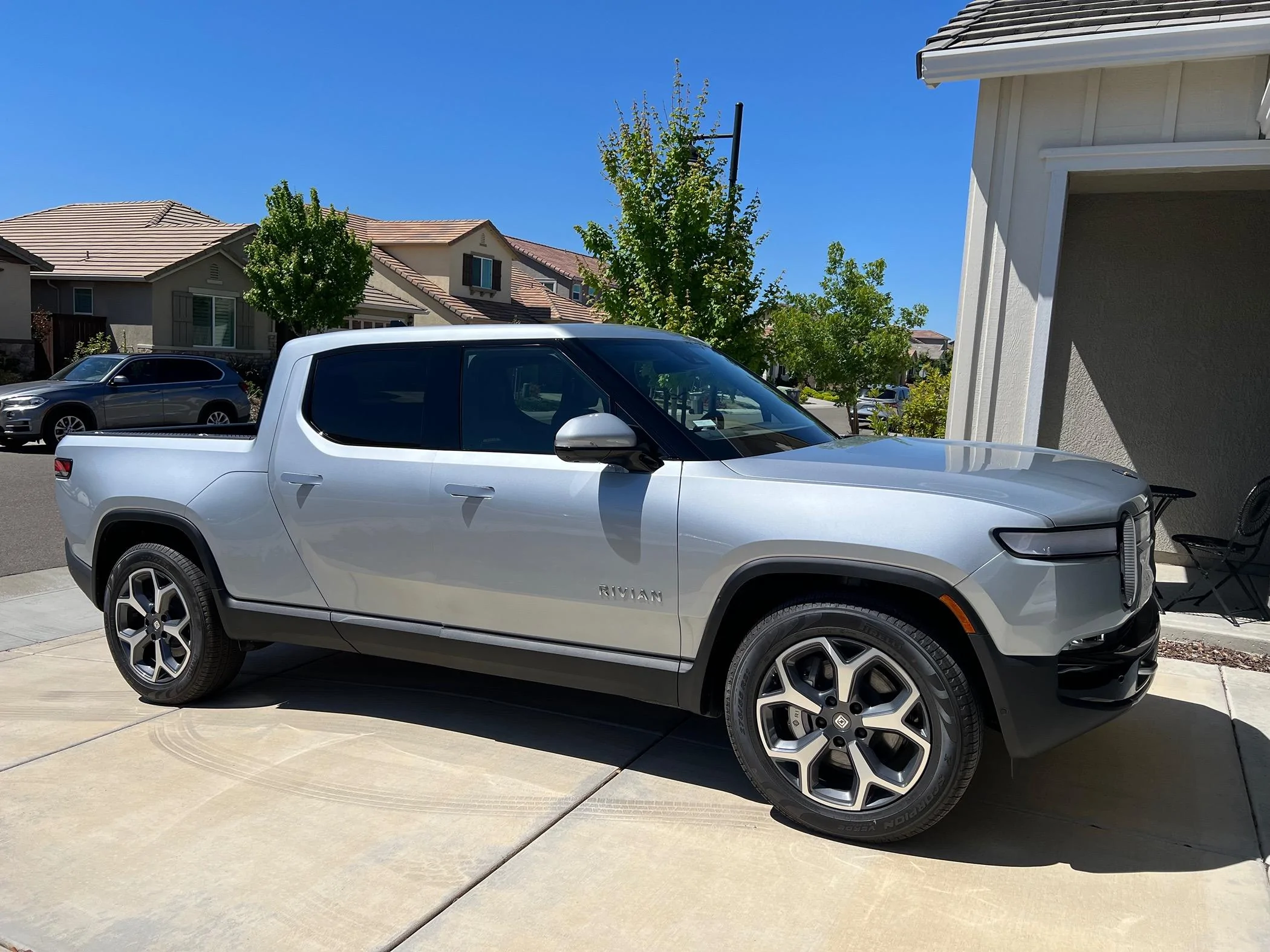 Rivian R1T R1S Standard + Battery Delivery Confirmed IMG_3932