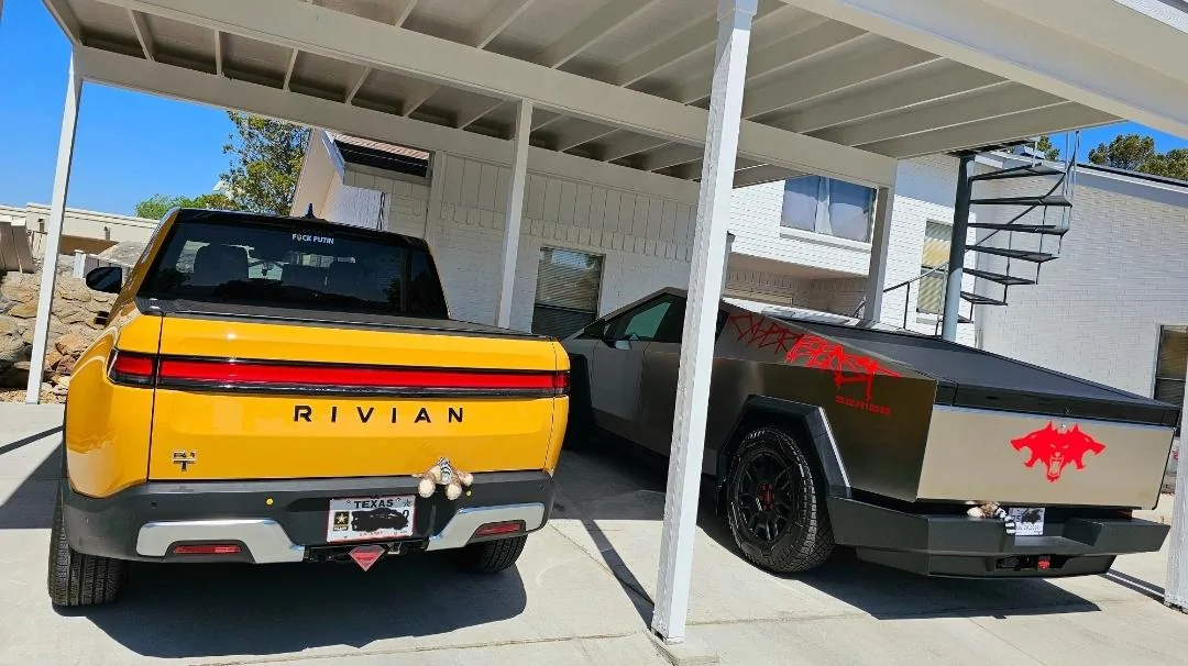 Rivian R1T R1S COMPASS YELLOW R1T Photos Screenshot_20240512_021409_Gallery