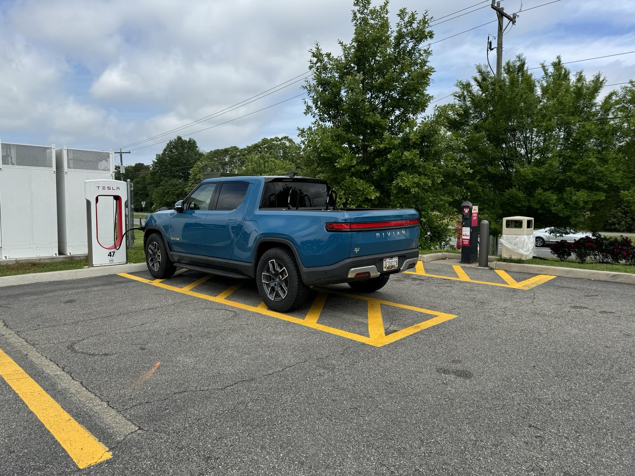 Rivian R1T R1S First experience with Lectron Supercharger adapter IMG_0881.JPEG