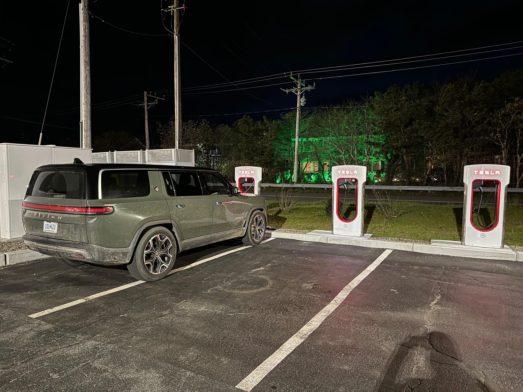 Rivian R1T R1S First experience with Lectron Supercharger adapter 1715651980144-zh