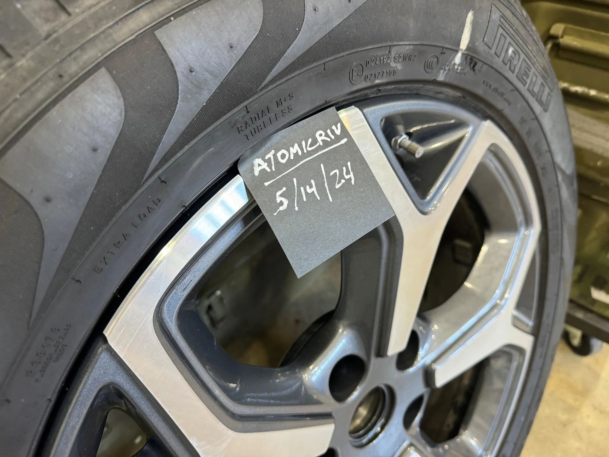 Rivian R1T R1S Single 21” road wheel IMG_1202