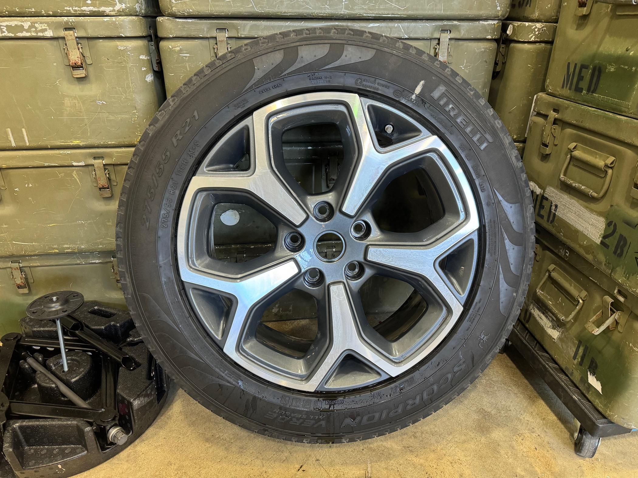 Rivian R1T R1S Single 21” road wheel IMG_1200