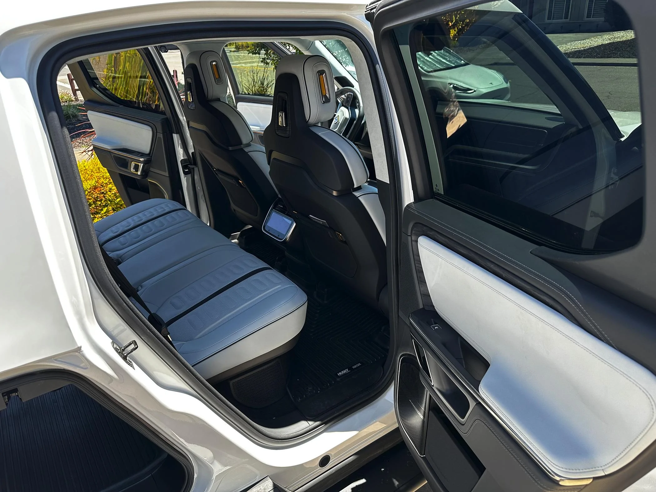 Rivian R1T R1S 2022 Rivian R1T Adventure Edition IMG_7243