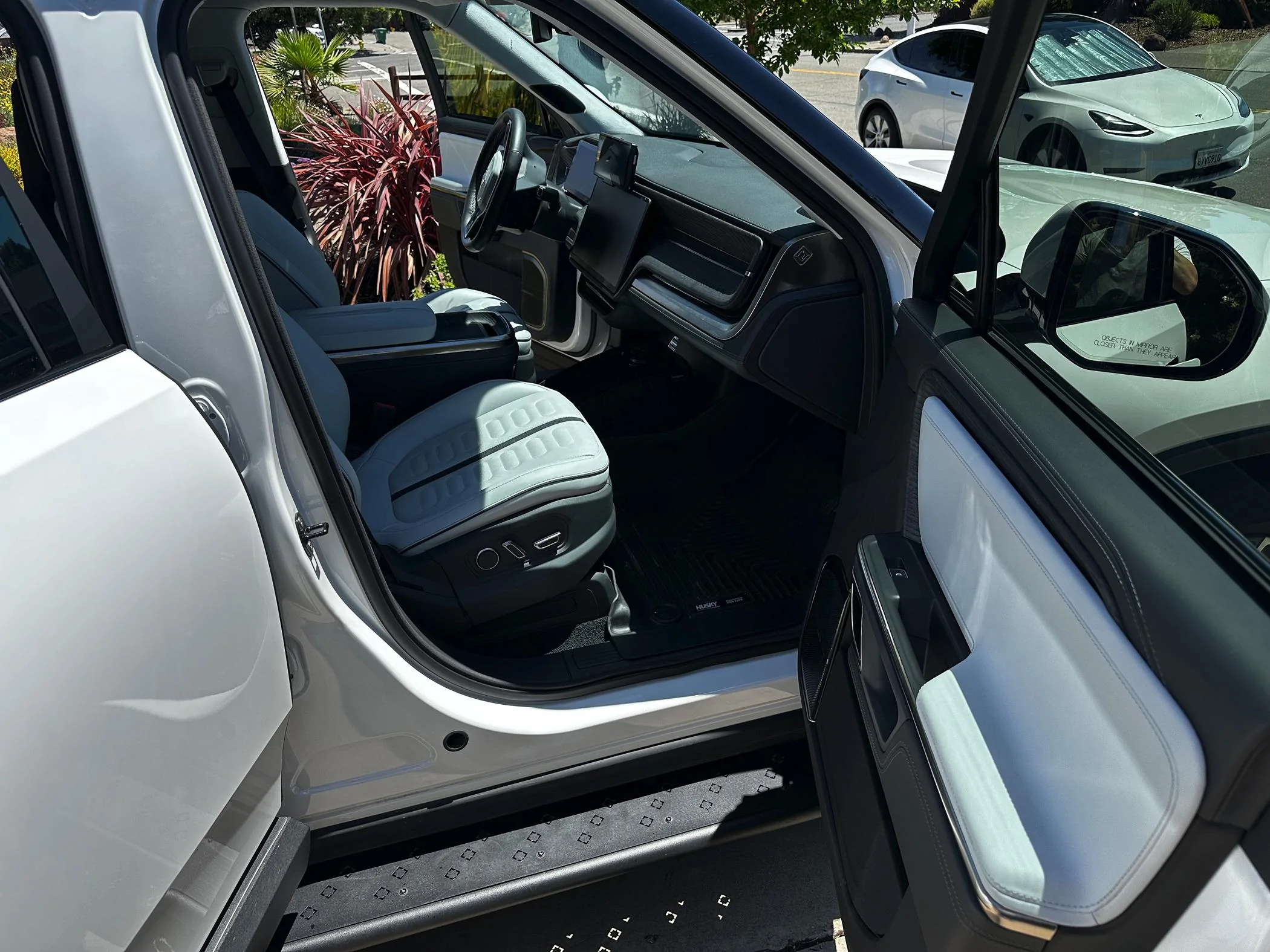 Rivian R1T R1S 2022 Rivian R1T Adventure Edition IMG_7242