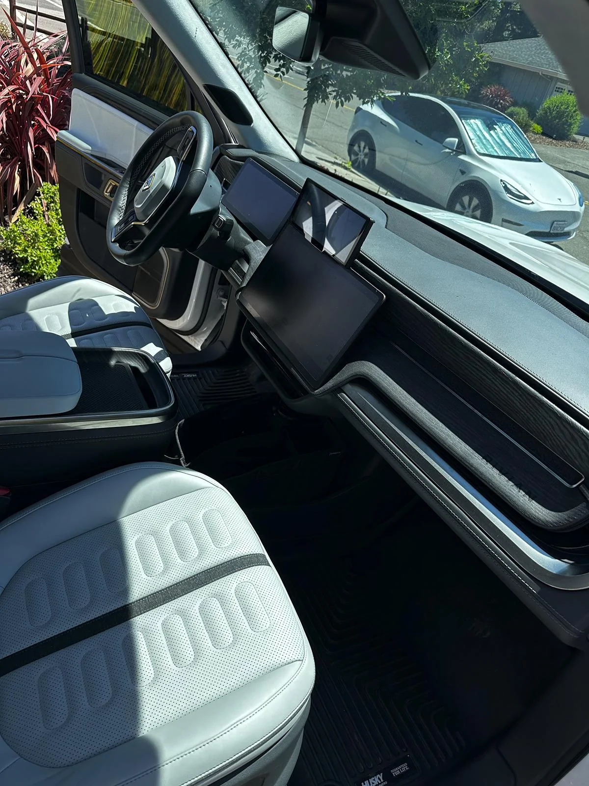 Rivian R1T R1S 2022 Rivian R1T Adventure Edition IMG_7246