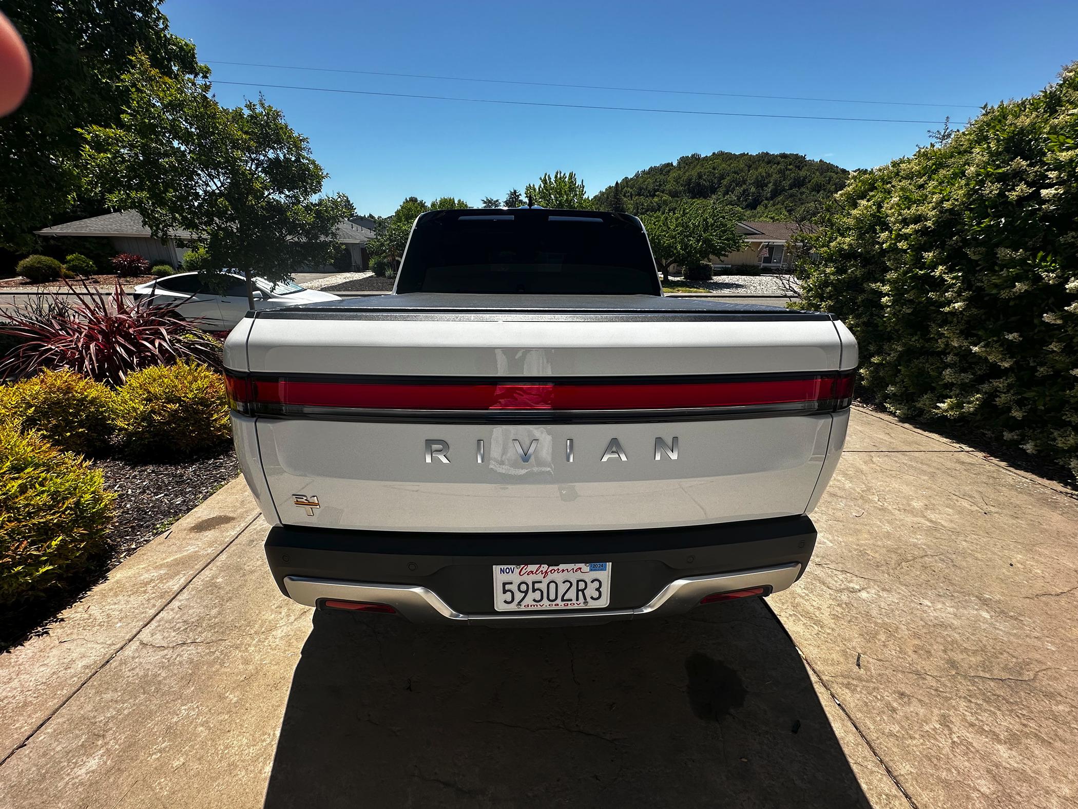 Rivian R1T R1S 2022 Rivian R1T Adventure Edition IMG_7235