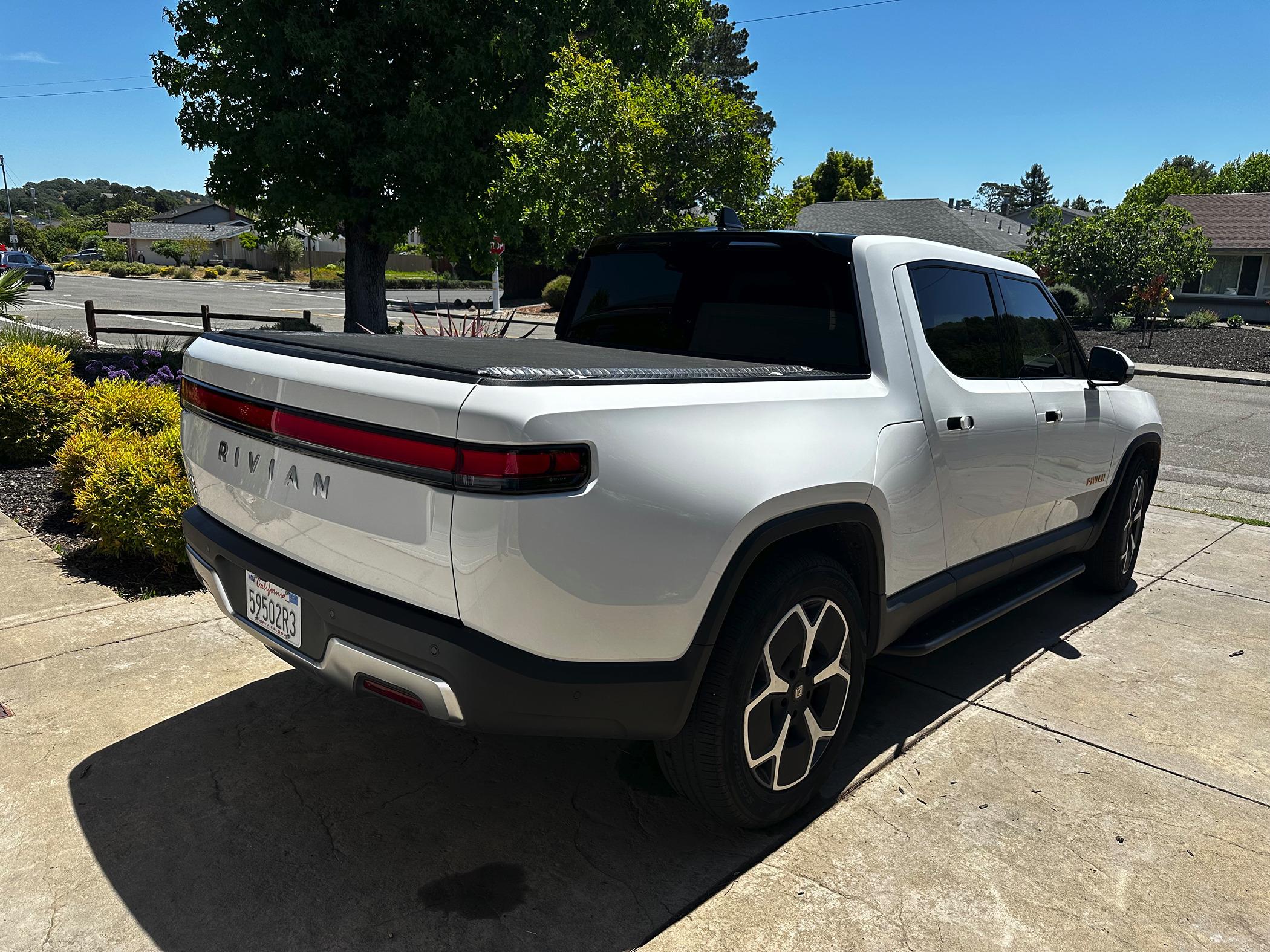 Rivian R1T R1S 2022 Rivian R1T Adventure Edition IMG_7234
