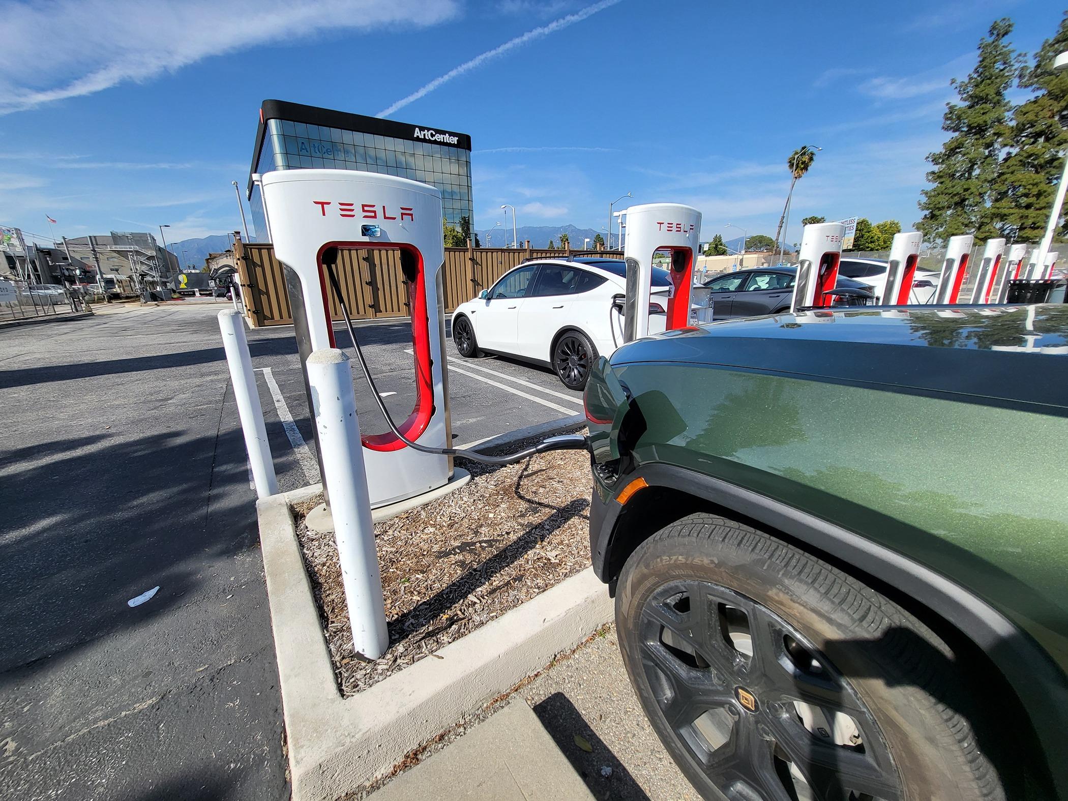 Rivian R1T R1S First experience with Lectron Supercharger adapter 2024-04-17 16.13.15