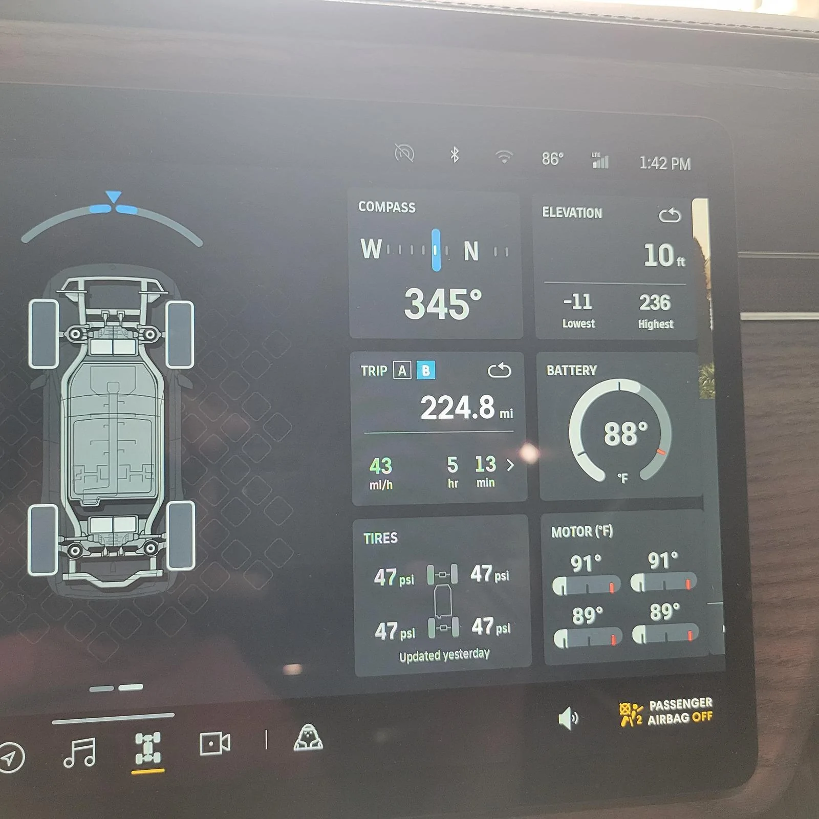 Rivian R1T R1S Odometer display disappeared. How to restore? 20240516_134212
