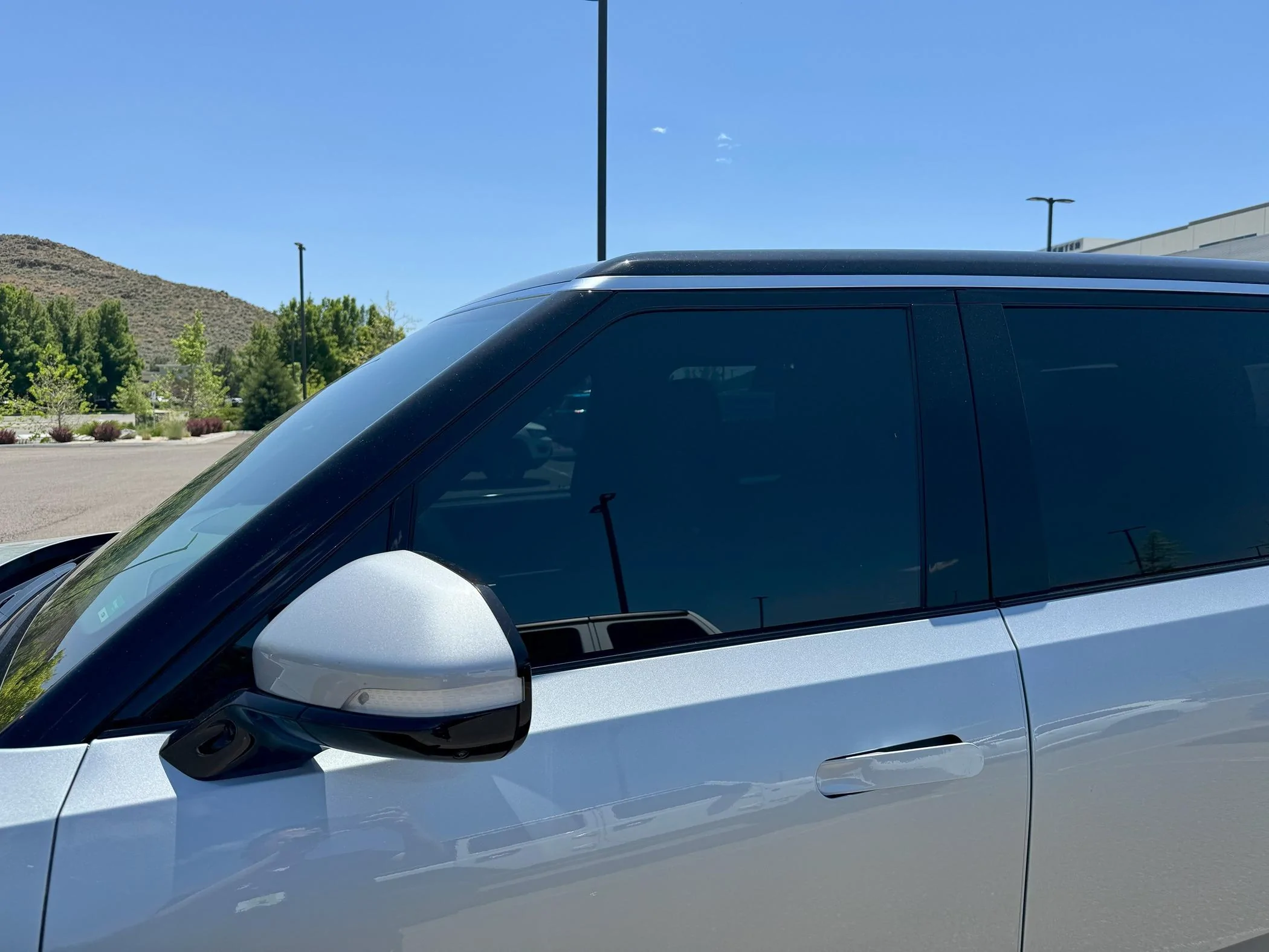 Rivian R1T R1S Guide: R1S / R1T Wind Noise FIX! outer view with trim lok seals