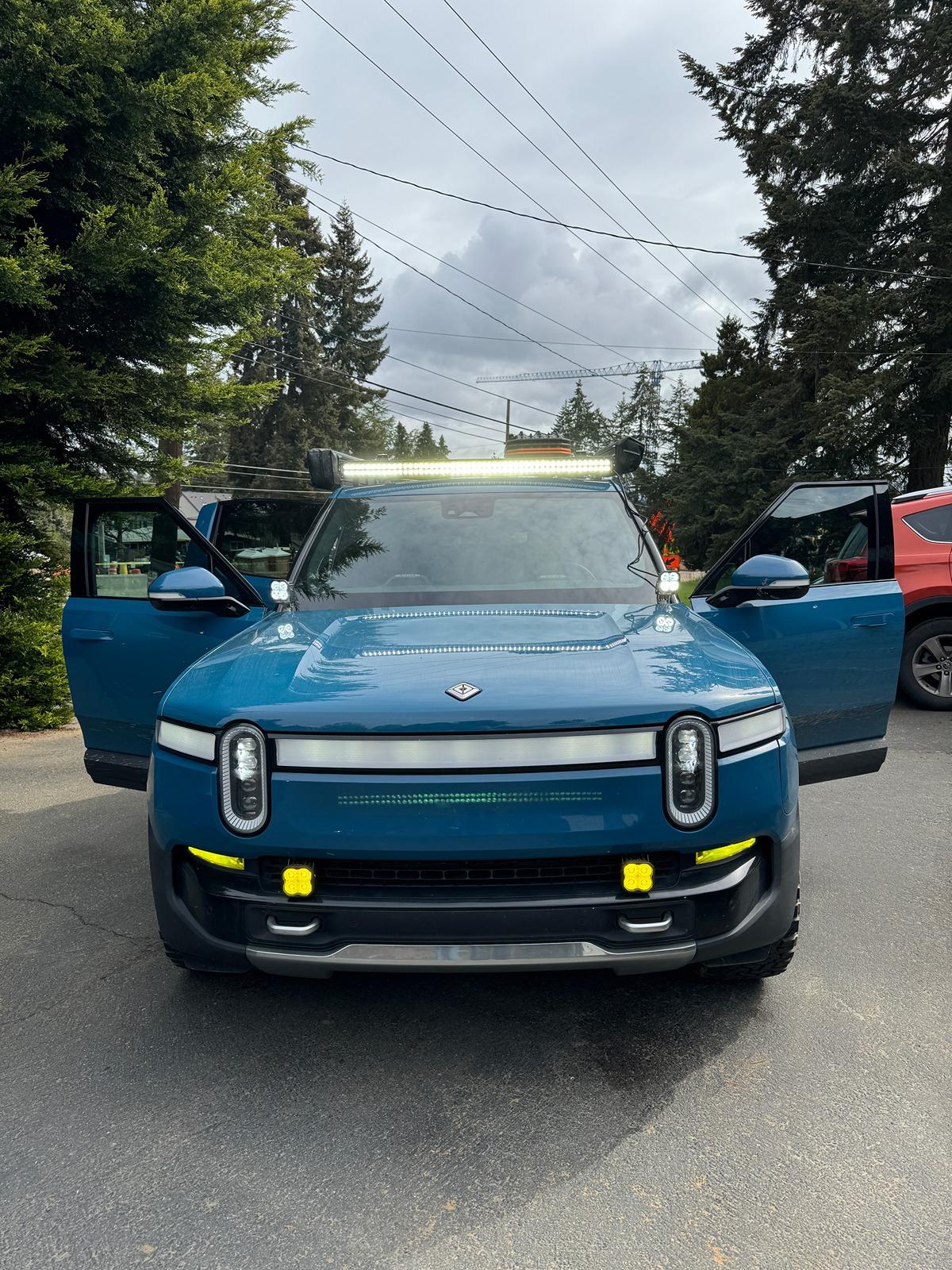 Rivian R1T R1S Stowable 40" Light Bar Setup IMG_0316.JPG