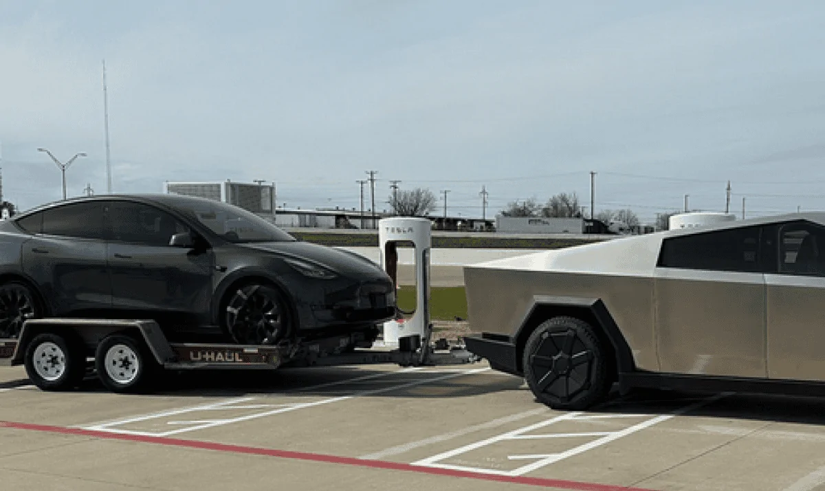 Rivian R1T R1S Conflict at the Supercharger 1716221236288-zr