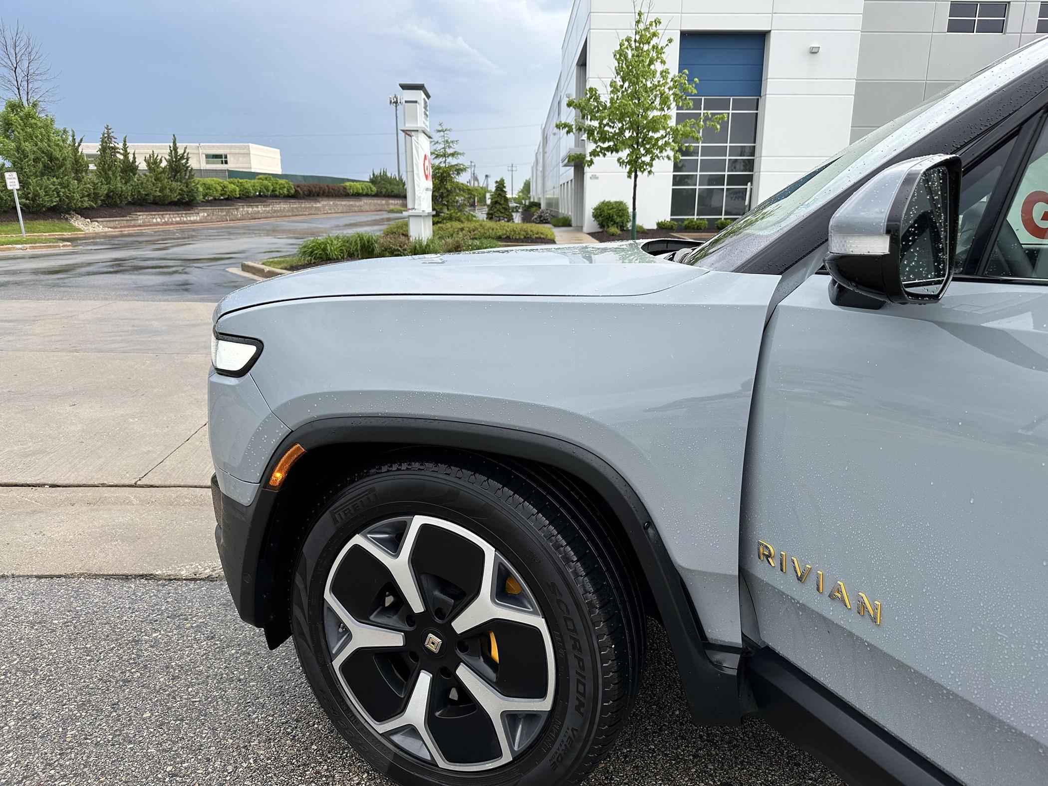 Rivian R1T R1S Wisconsin Service? GKZ3iPa