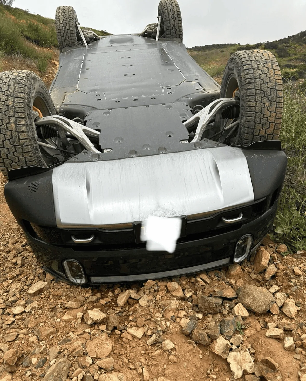 Rivian R1T R1S Conflict at the Supercharger 1716296509118-q3