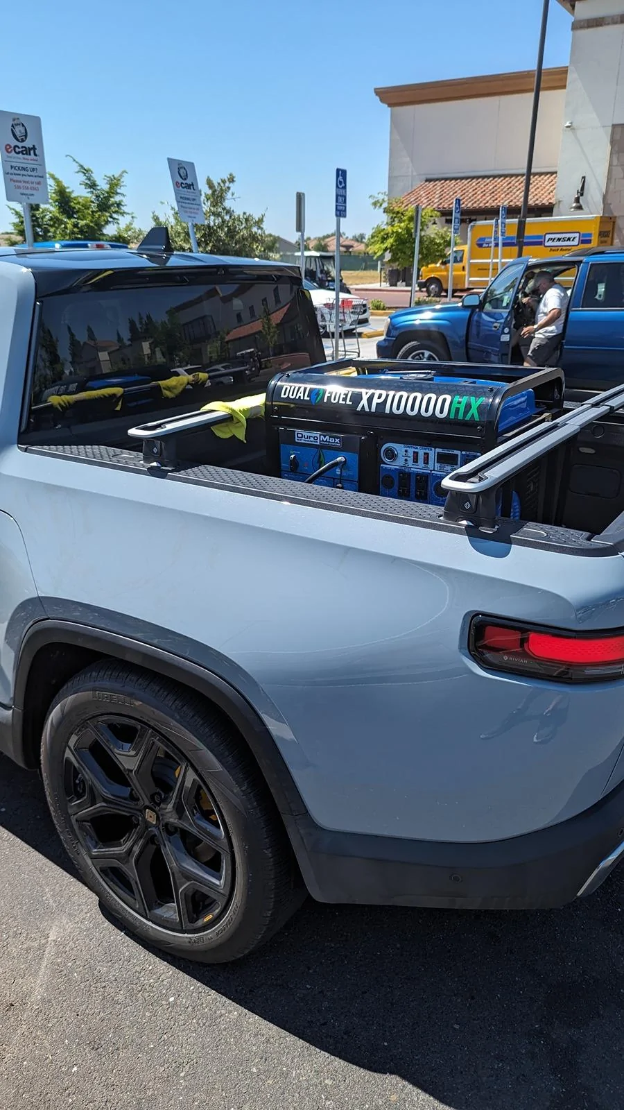Rivian R1T R1S Hurricane evacuation - Rivian versus ICE truck PXL_20230707_180003269.MP