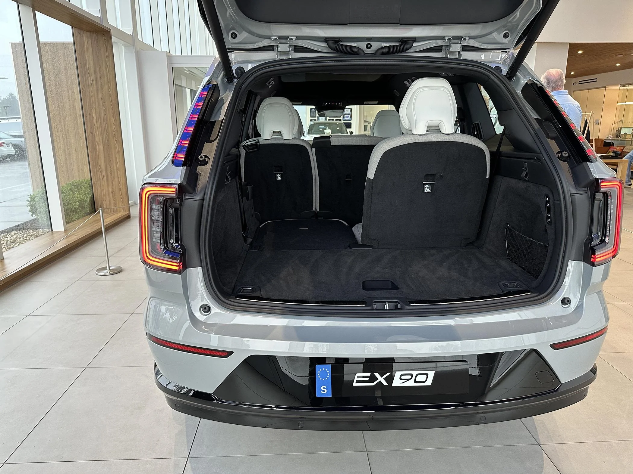 Rivian R1T R1S Volvo EX90 pricing and features info 3rd 90c