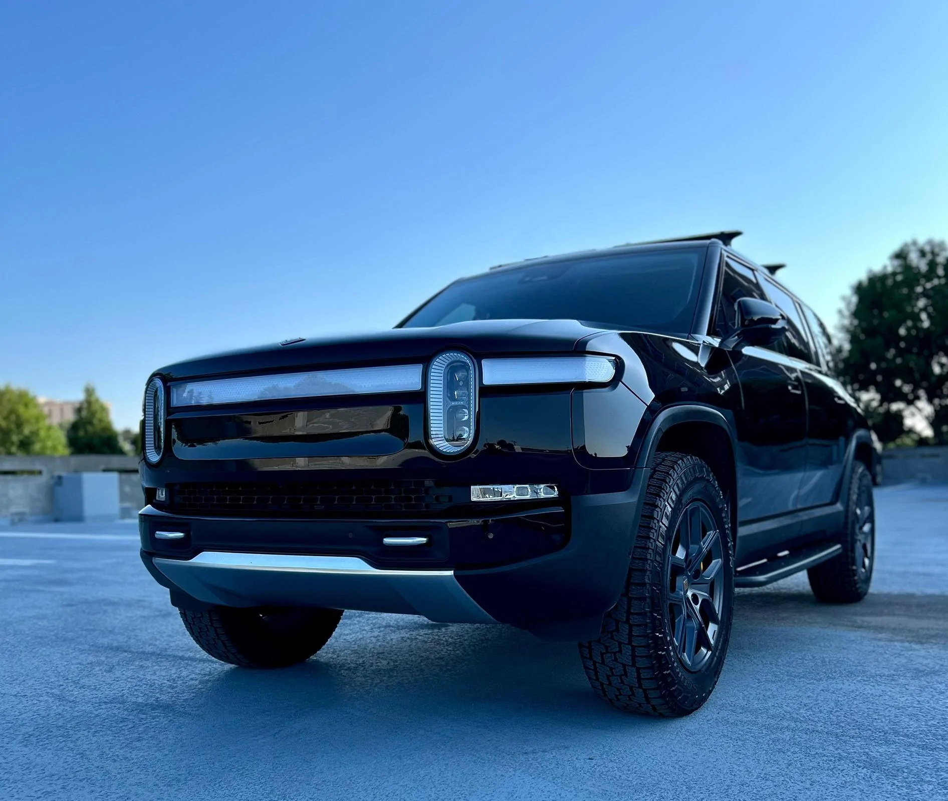 Rivian R1T R1S ATL_R1S Midnight Black Build IMG_2466