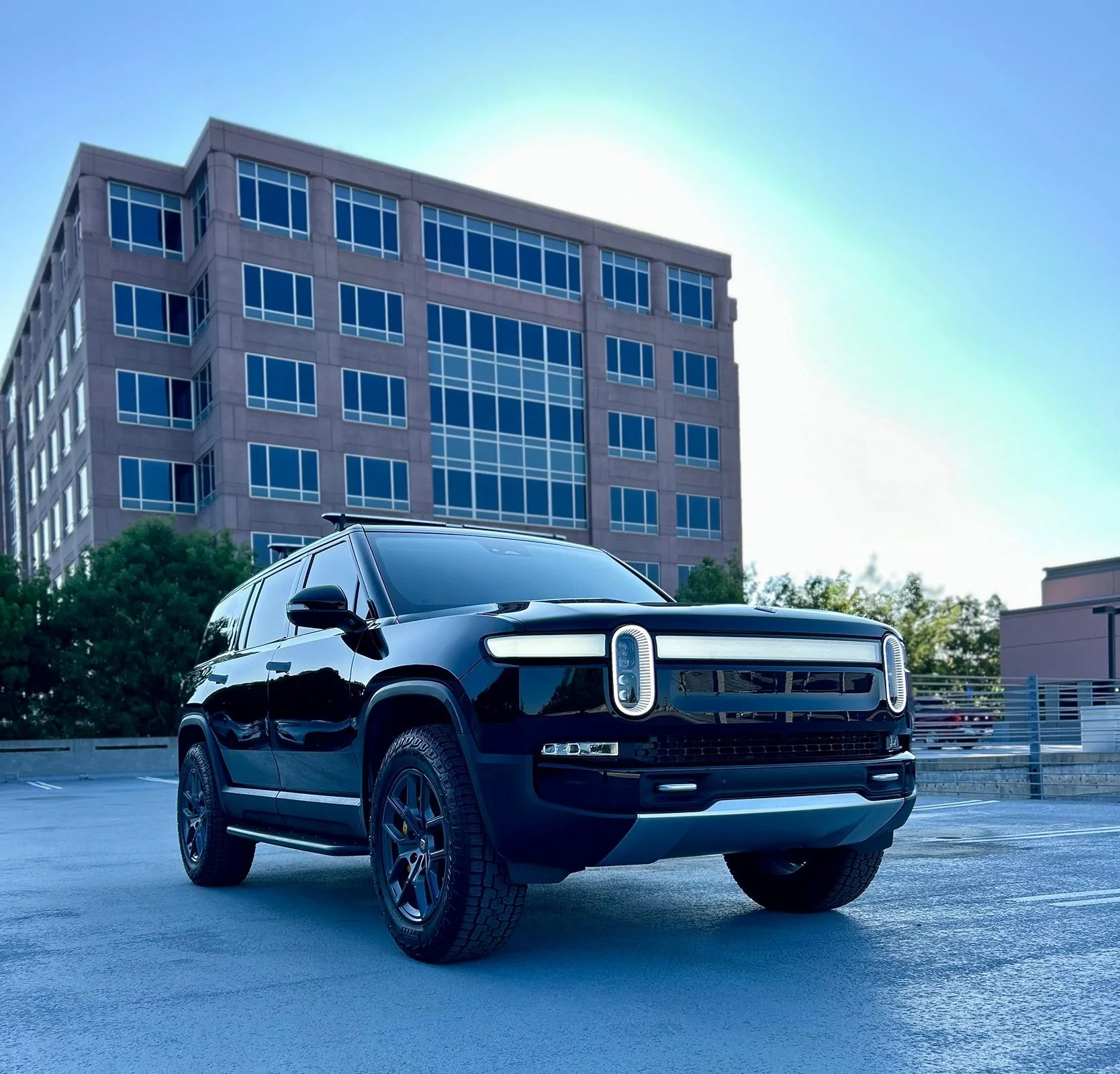 Rivian R1T R1S ATL_R1S Midnight Black Build IMG_2465