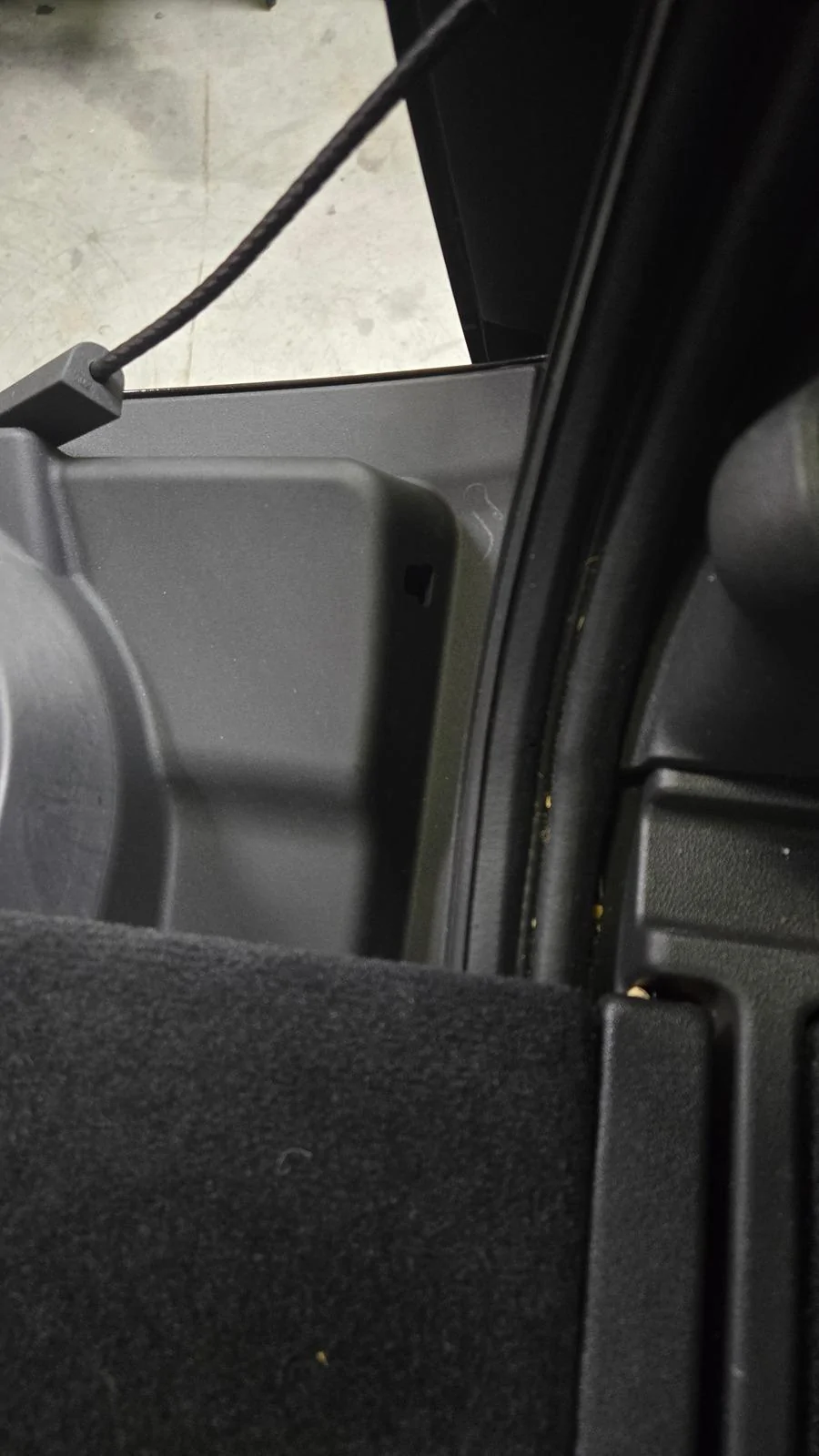 Rivian R1T R1S Where's this rubber piece from? (R1S tailgate area) 1000026437