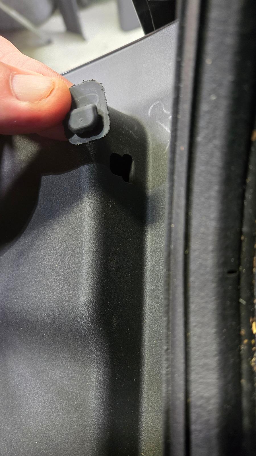 Rivian R1T R1S Where's this rubber piece from? (R1S tailgate area) 1000026436