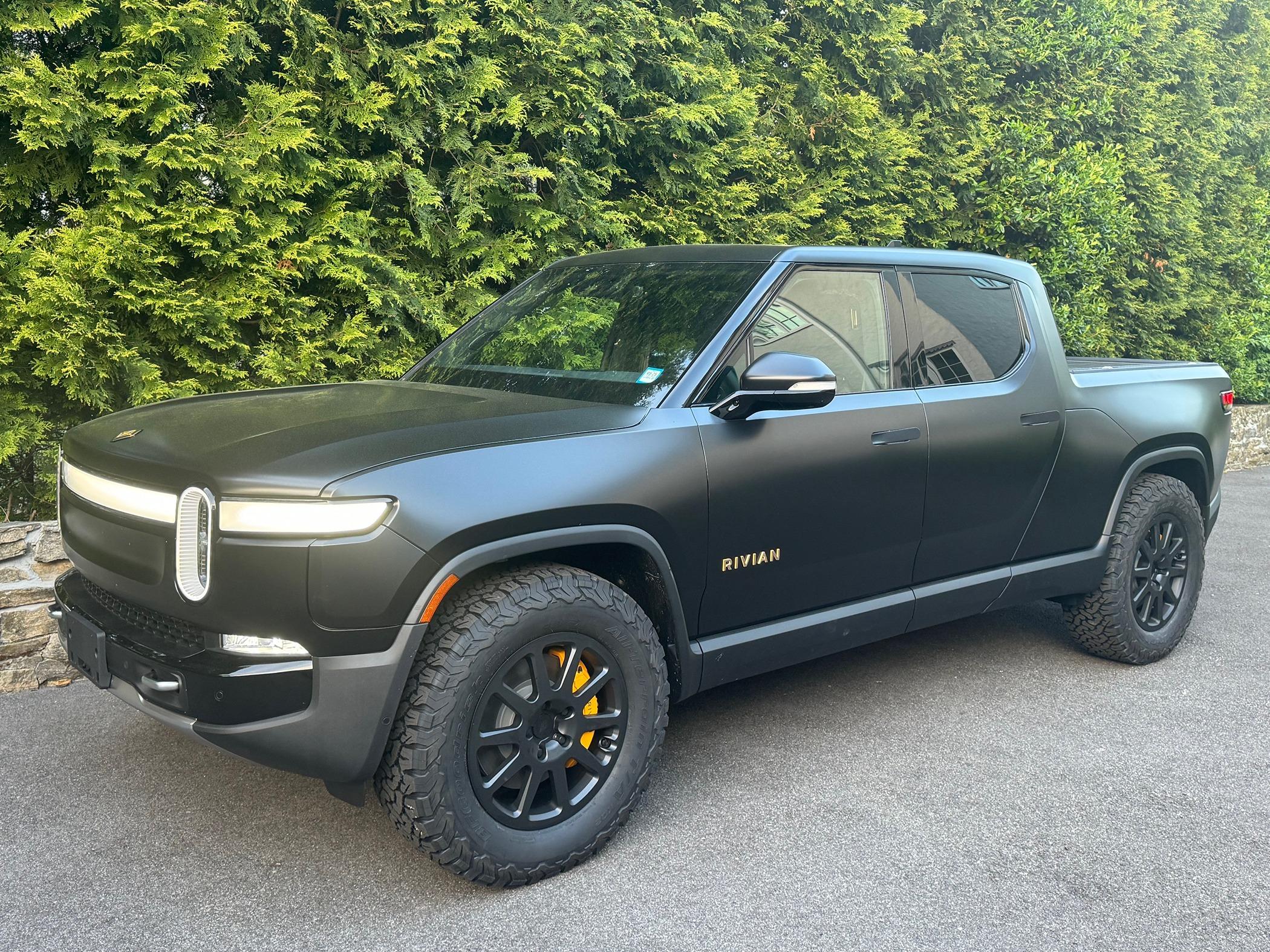 Rivian R1T R1S Black R1T with Stealth Wrap + Thuren Wheels + BFG KO2s (295/65/R20) Tires R1T v1