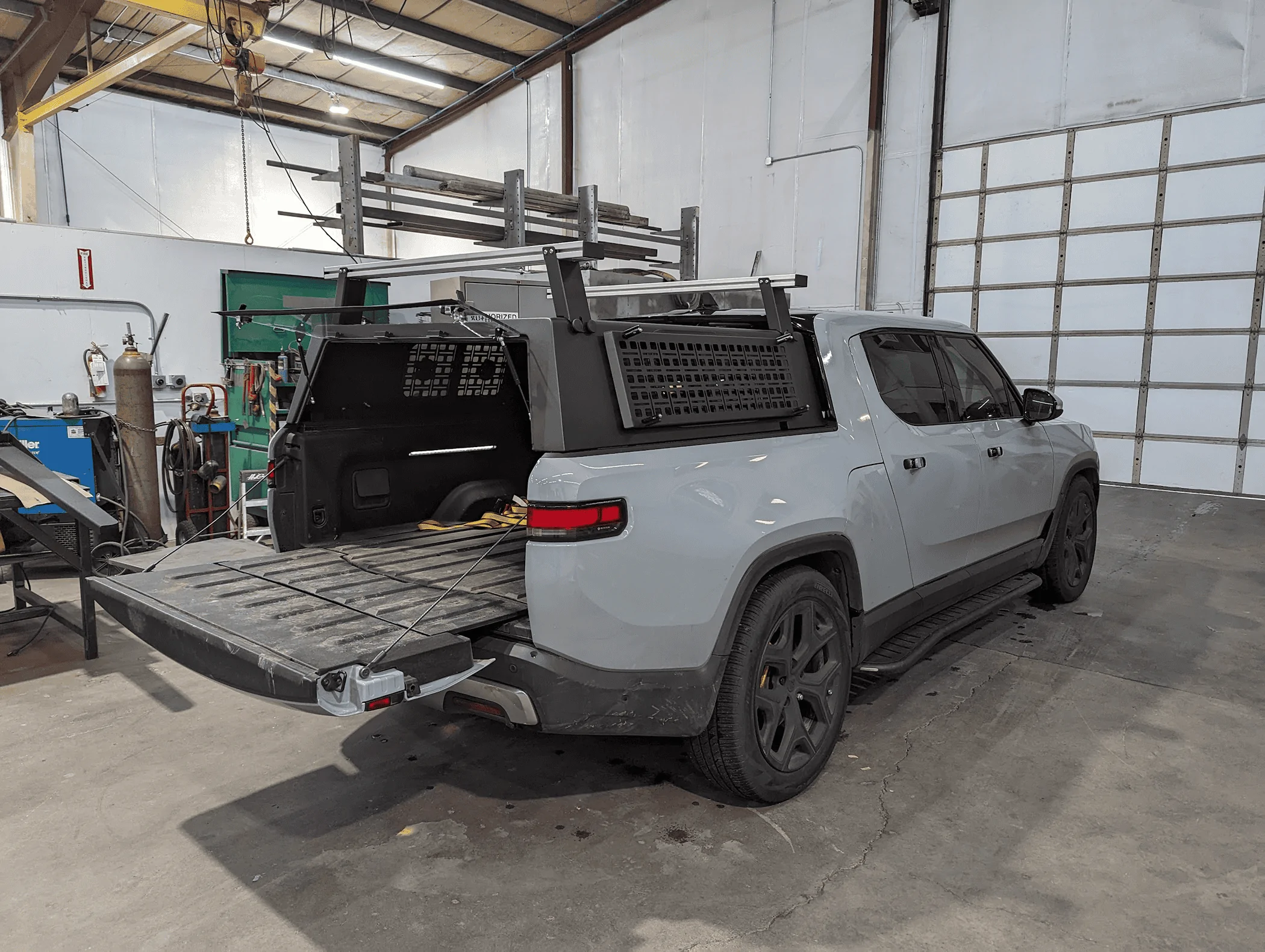 Rivian R1T R1S 548 R1T Registrations in March 2024? Really? 1716493016665-l7