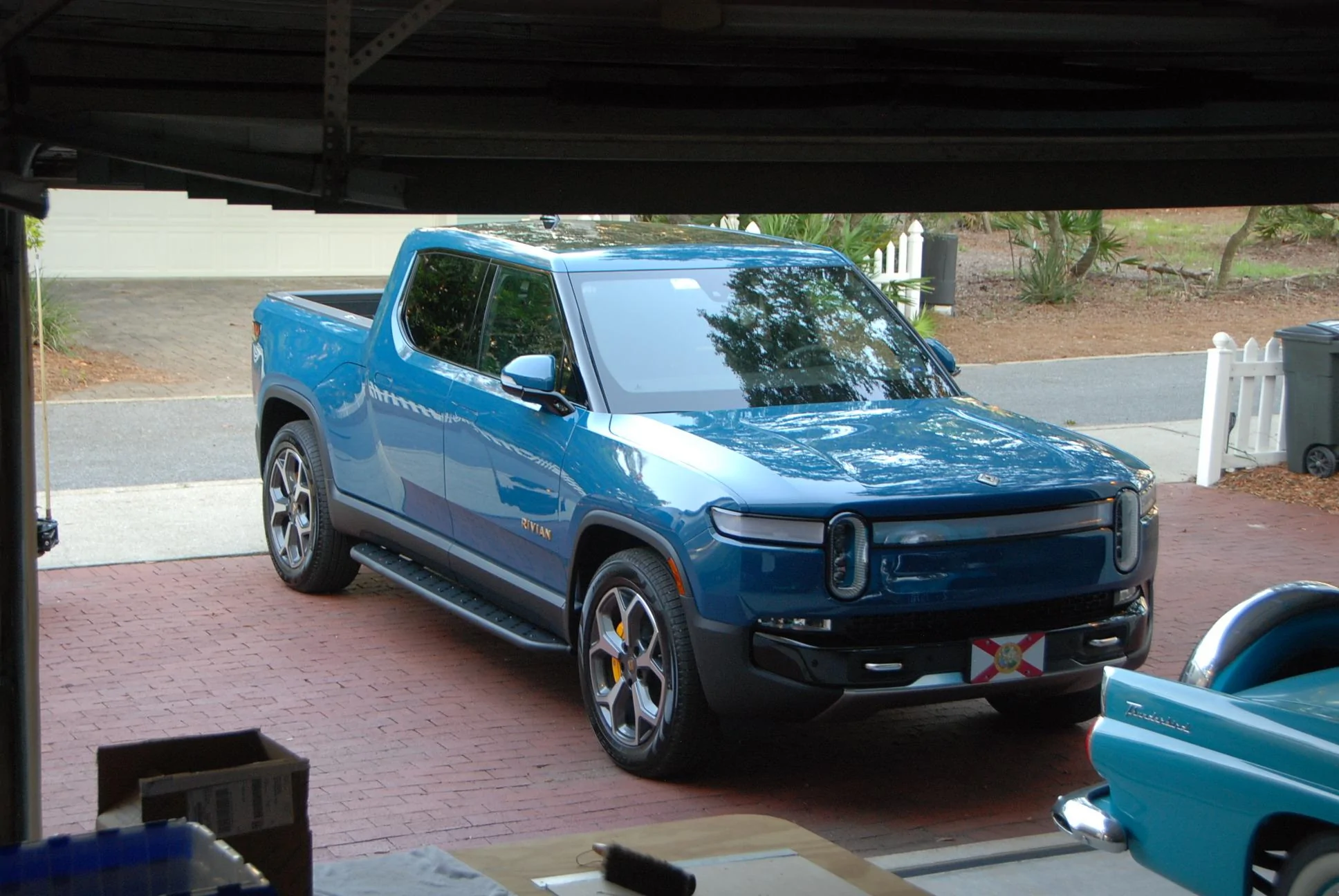 Rivian R1T R1S RMaxx Running Boards for R1T and R1S @ EV Sportline - Free "RIVIAN" Swag Giveway DSC_0051