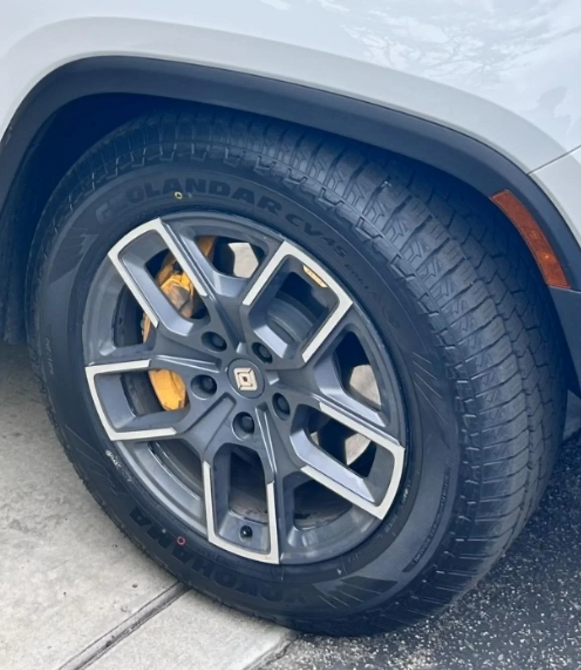 Rivian R1T R1S YOKOHAMA GEOLANDAR CV 4S | 275/60R20 - 116H - 660AA - 3PMSF 1716584419967-my