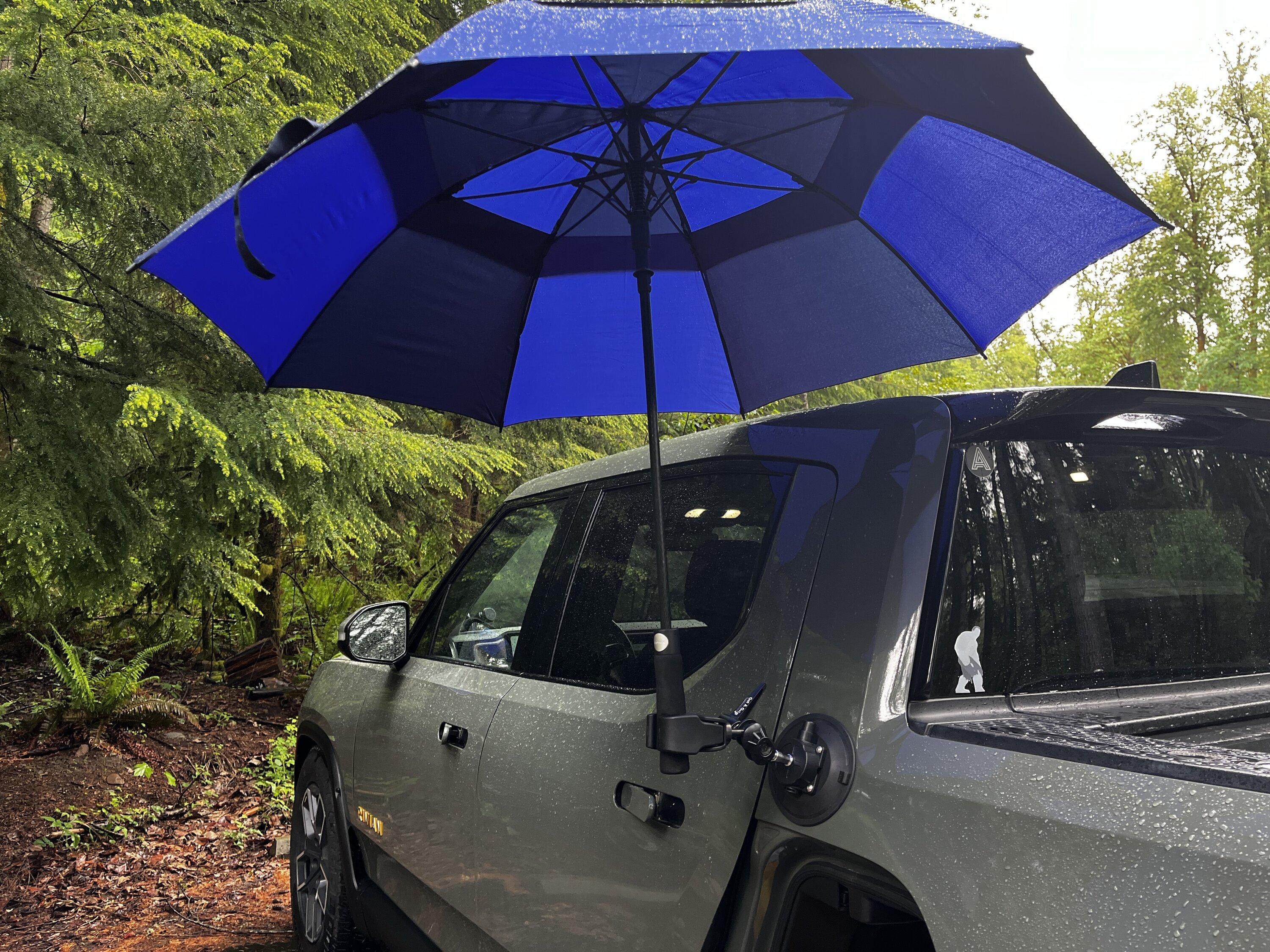 Rivian R1T R1S Changing in the rain IMG_5424