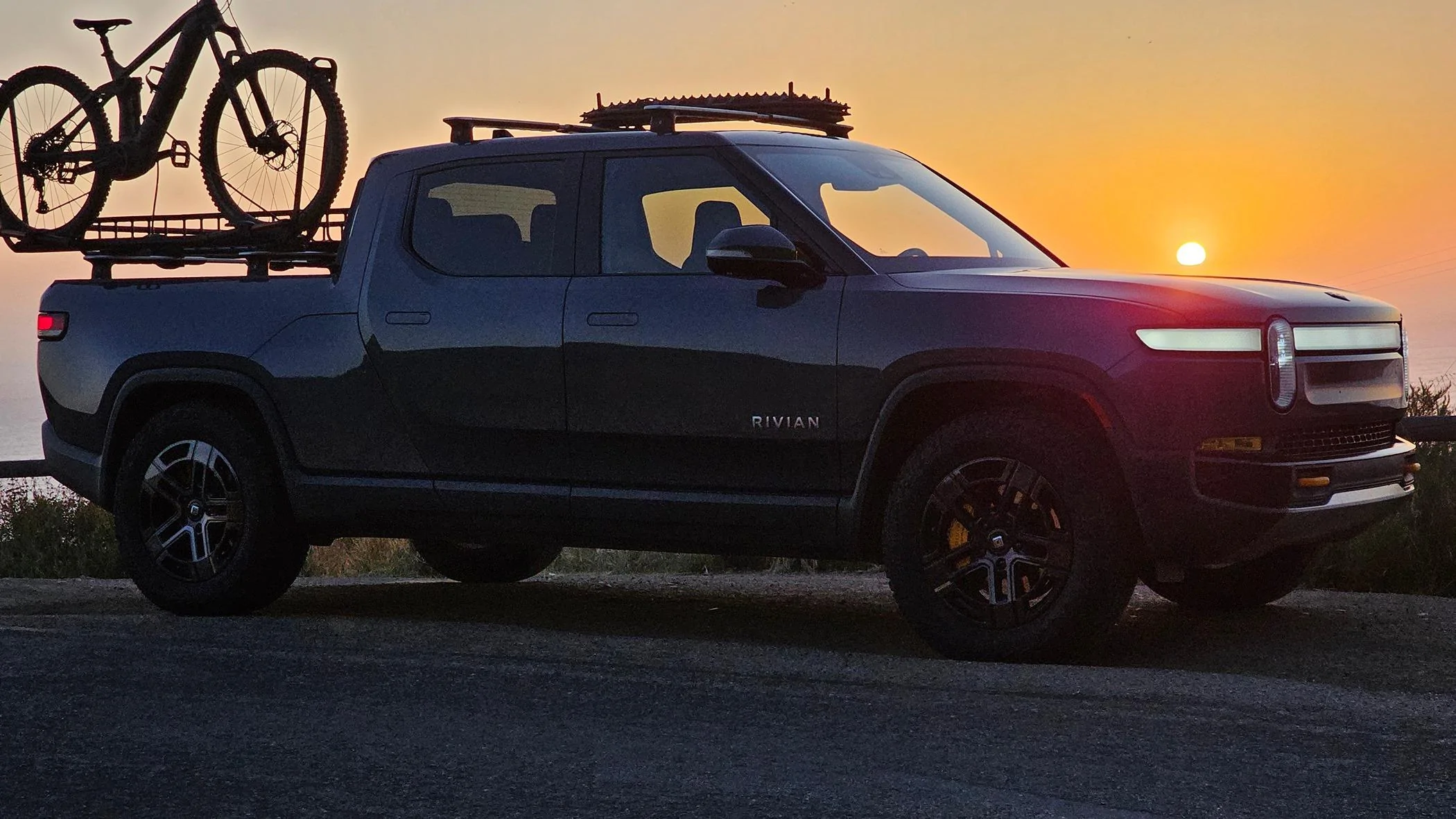 Rivian R1T R1S Random Rivian Photos of the Day - Post Yours! 📸 20240508_195156