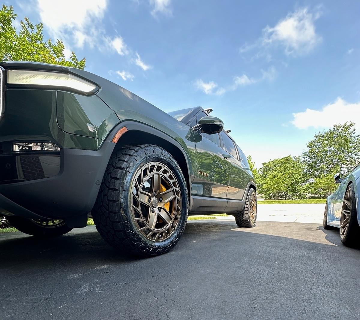 ➁ New rims and tires: 22