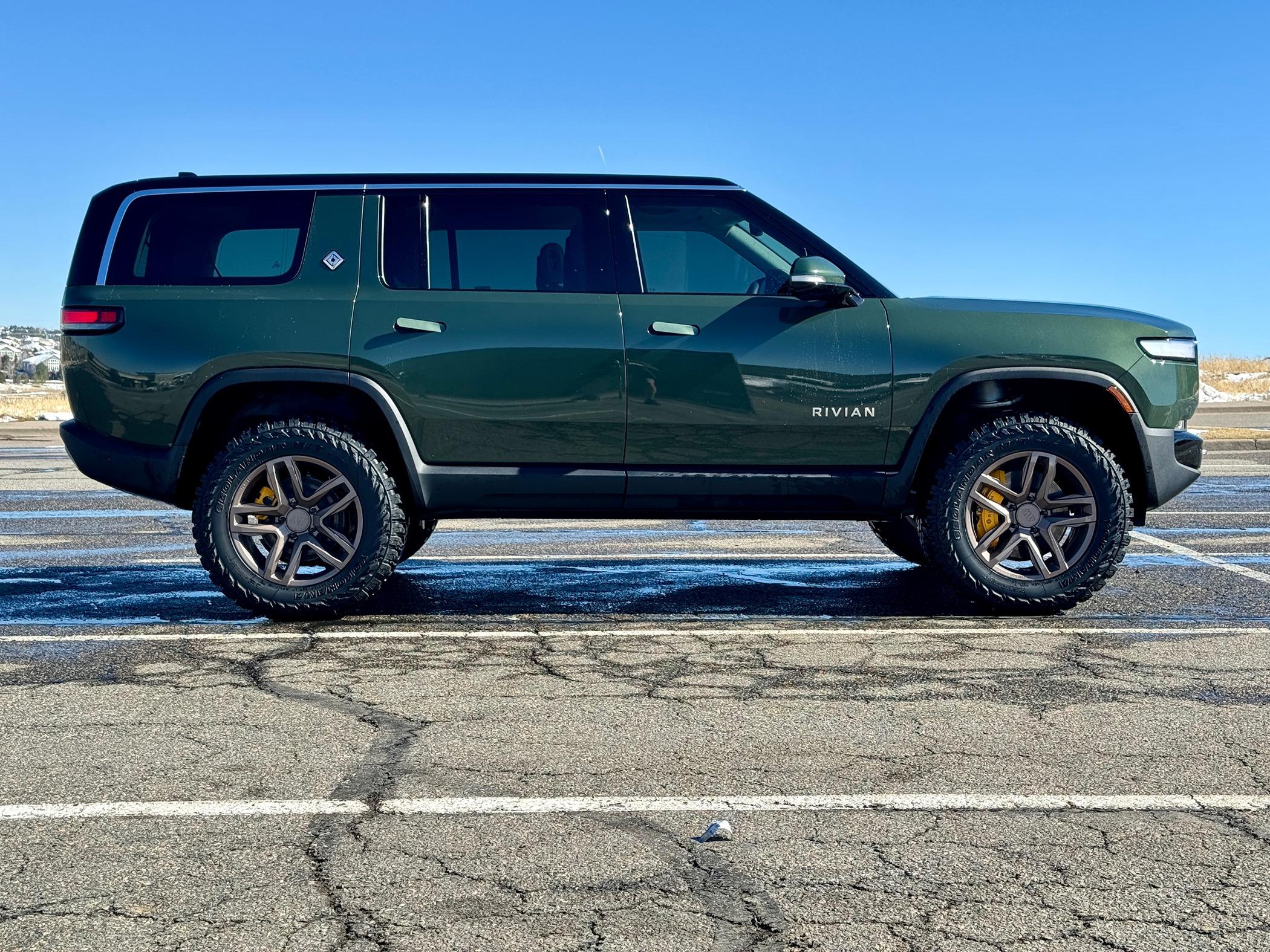 Rivian R1T R1S New rims and tires: 22" EV Sportline R500 forged wheels and Toyo Open Country III A/T 285/50-22 tires Highest6.JPG